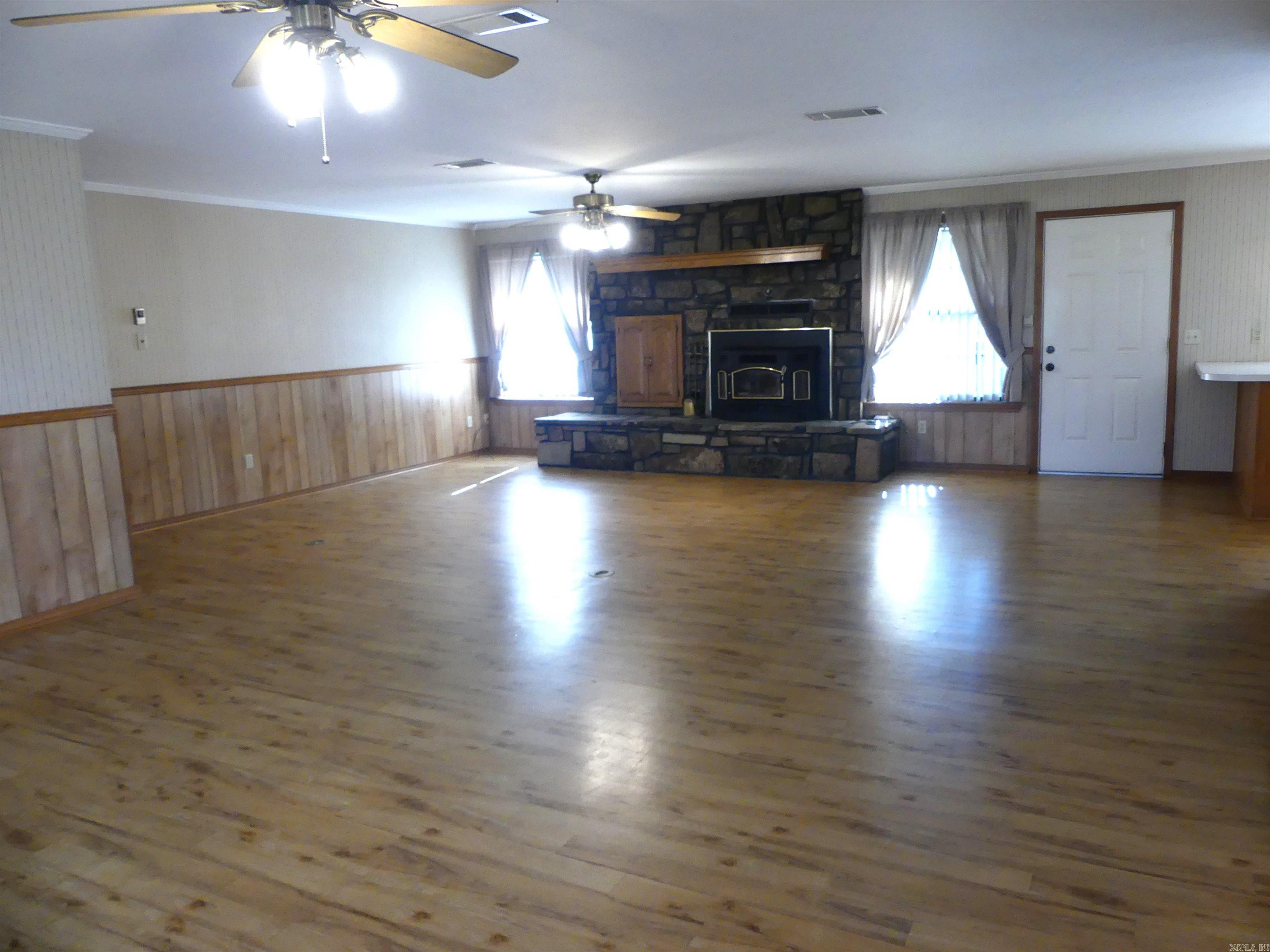 1105 Crescent Drive Mena, AR 71953