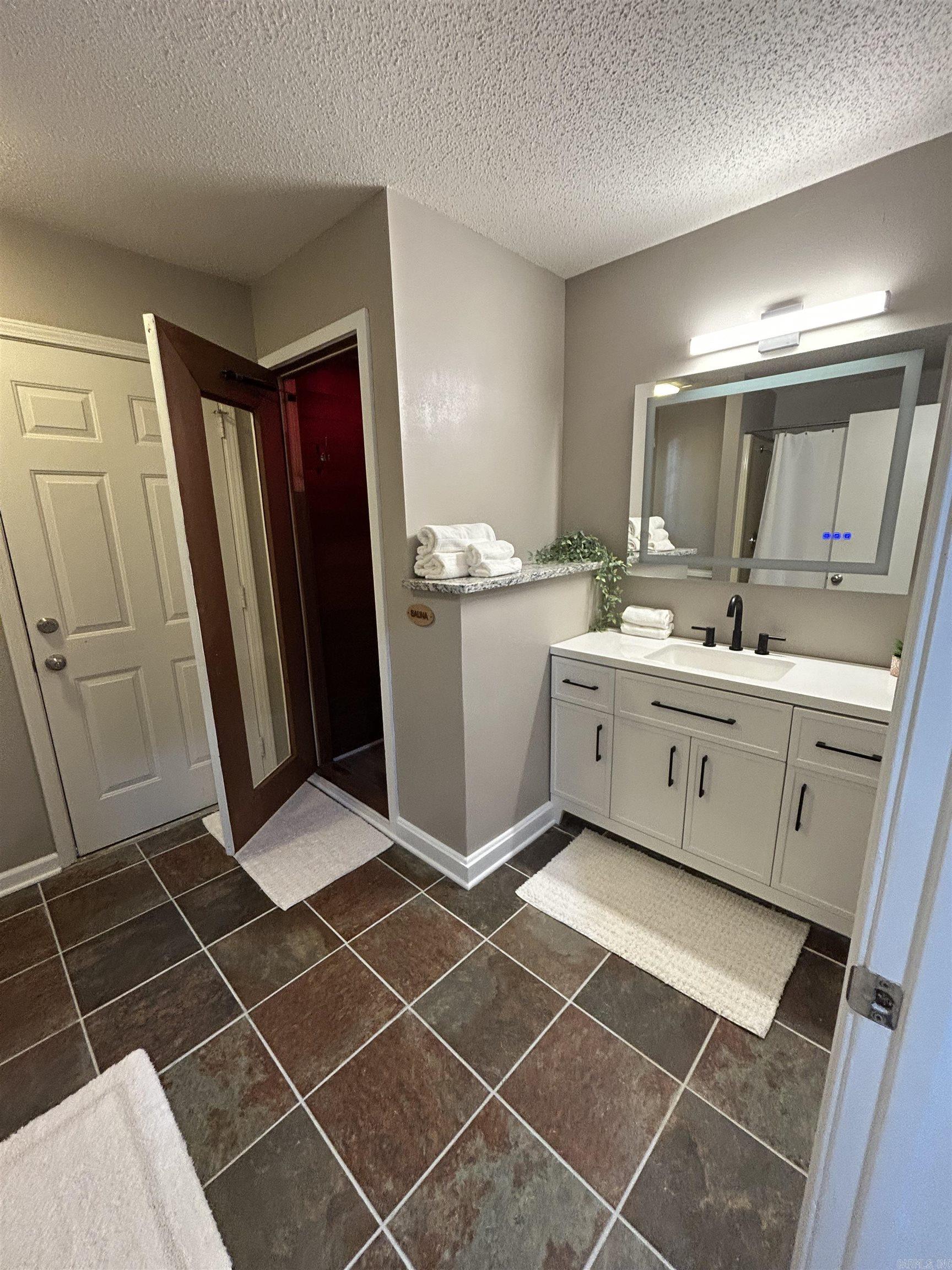 2404 W 3rd  Russellville, AR