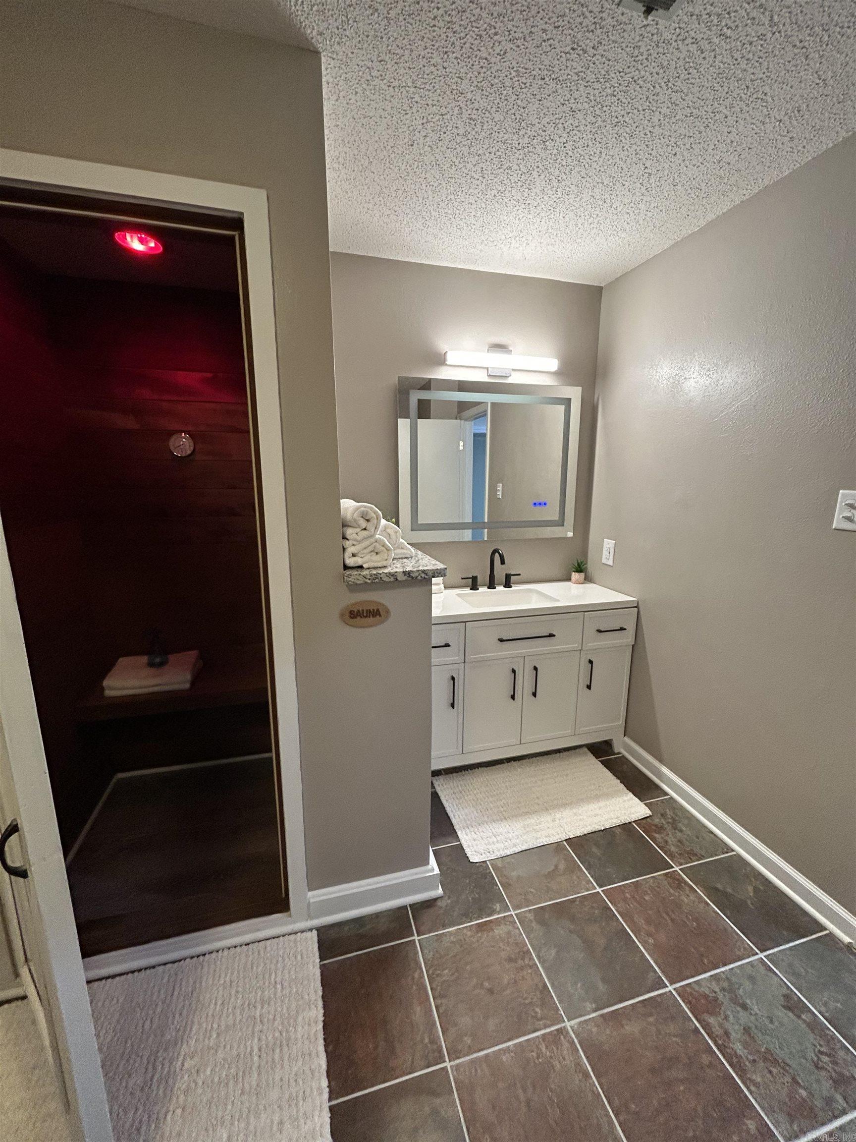 2404 W 3rd  Russellville, AR