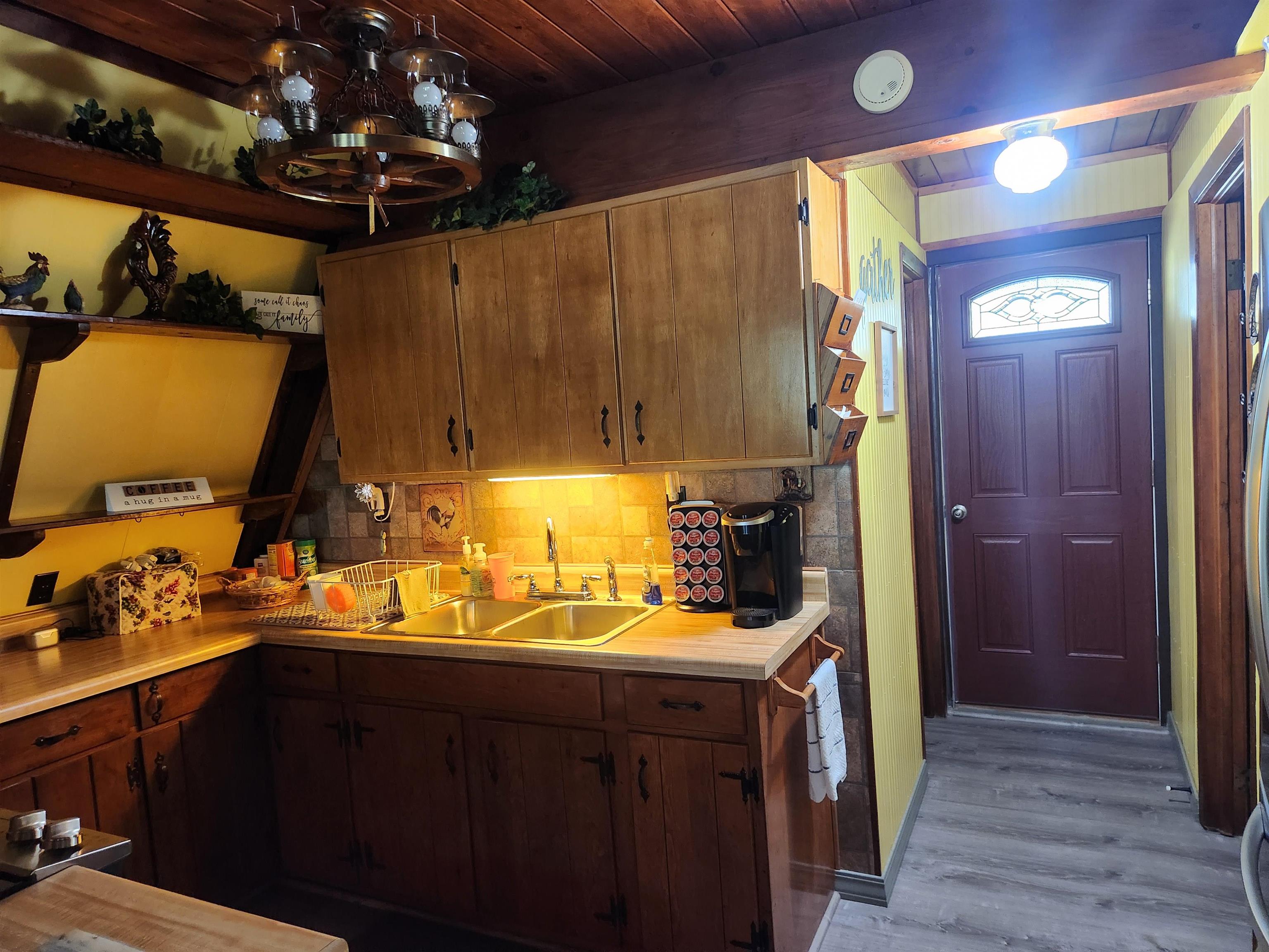 46 Crossroads Highland, AR 72542