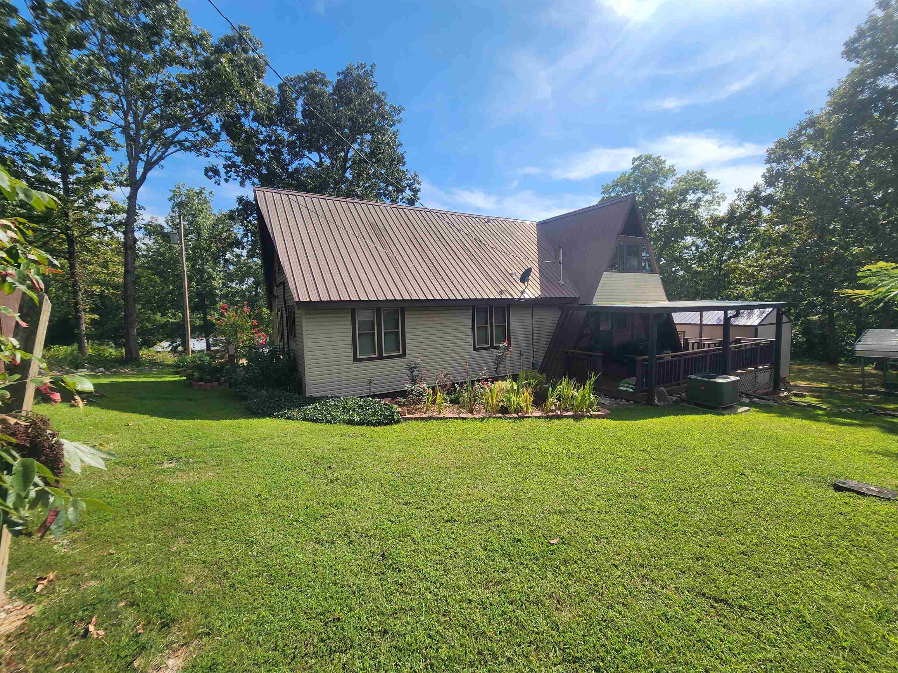 46  Crossroads  Highland, AR