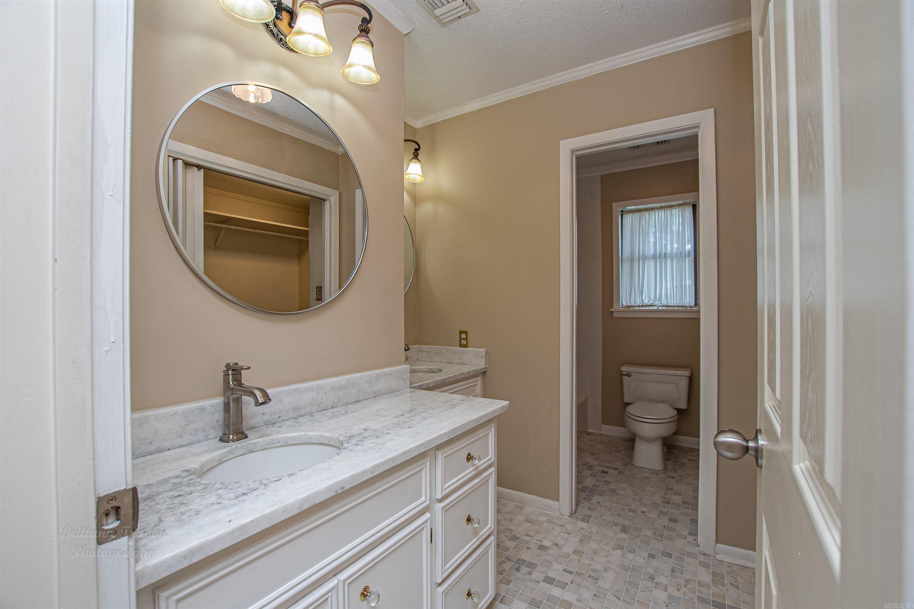 2203 W Elm St  El Dorado, AR