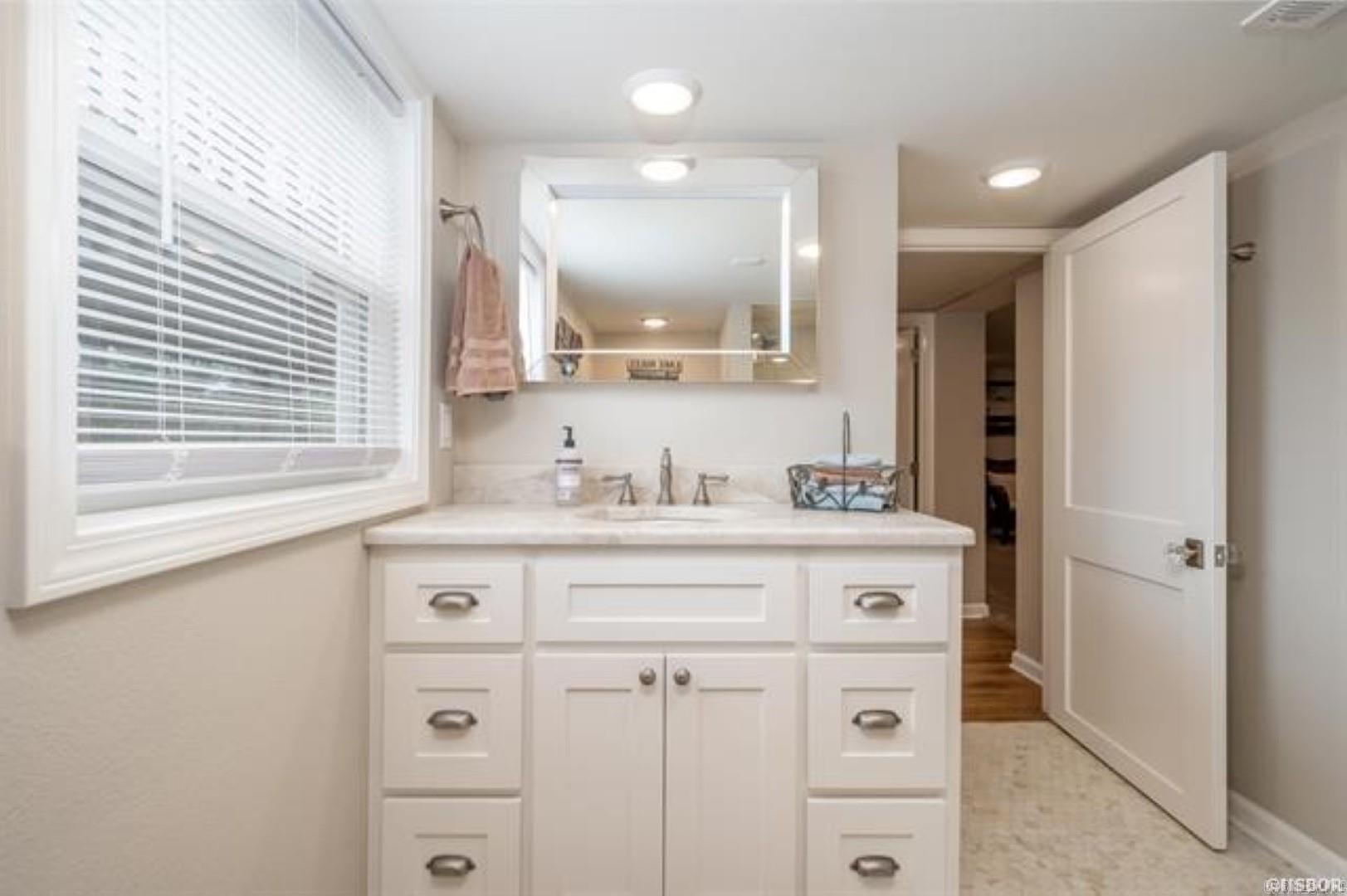 1127 Lakeshore Drive Hot Springs, AR 71913
