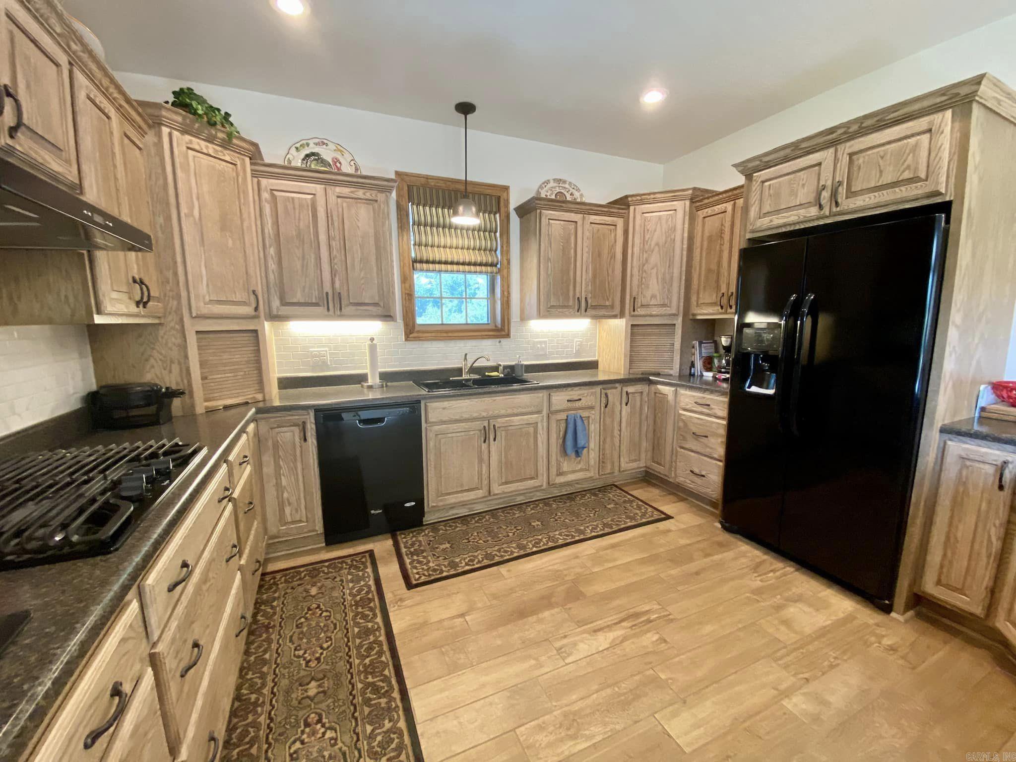 8465  Herpel  Mountain View, AR