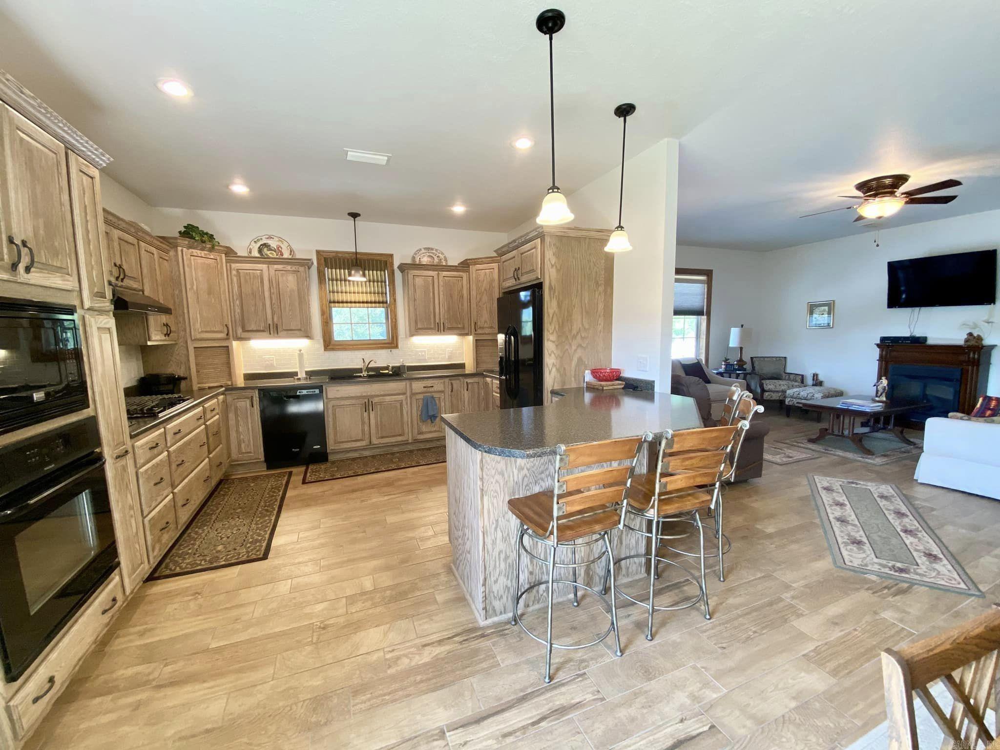 8465  Herpel  Mountain View, AR