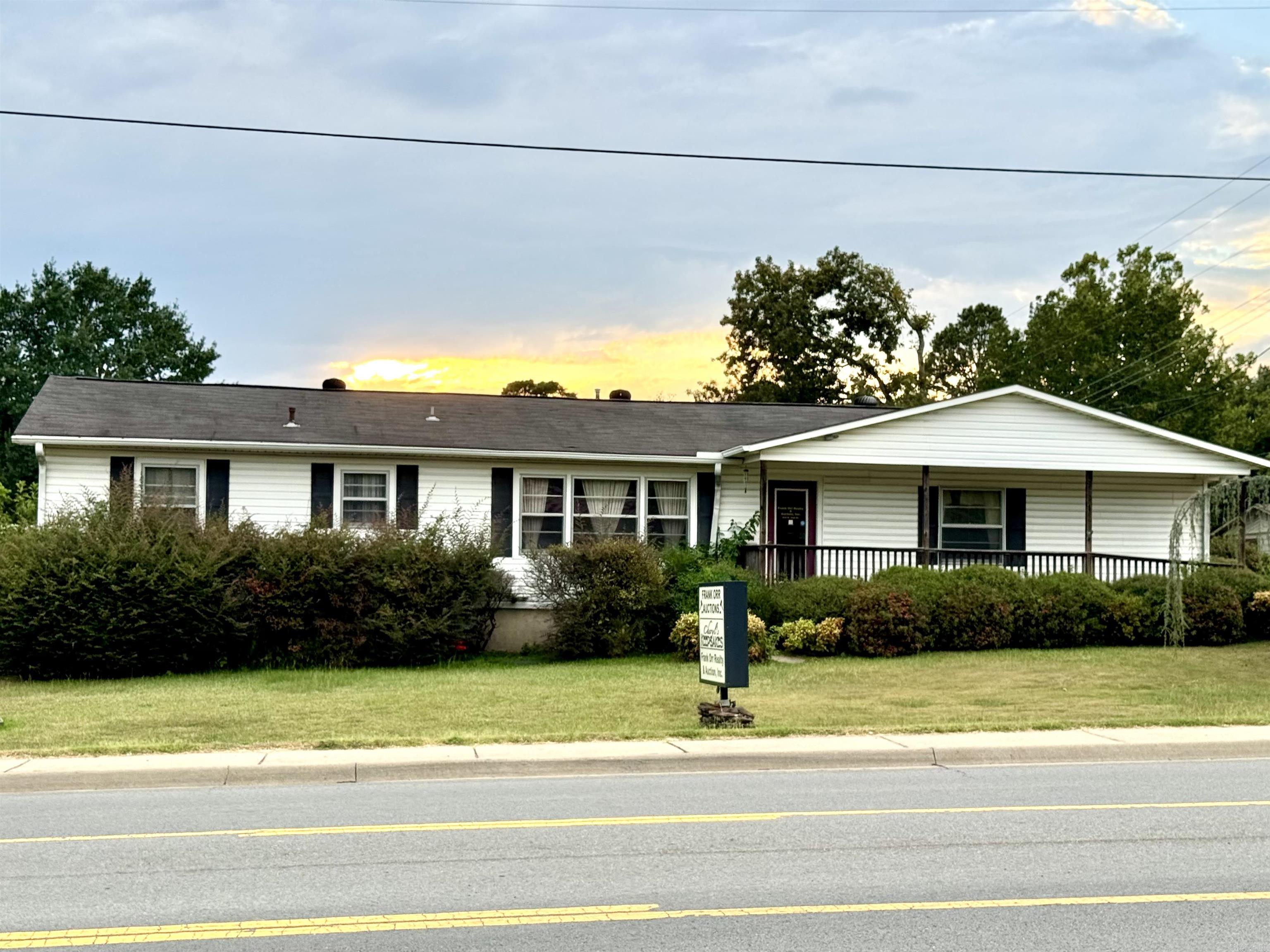610 N 2nd  Heber Springs, AR
