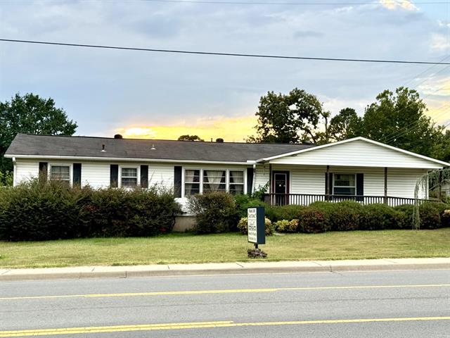 610 N 2nd  Heber Springs, AR
