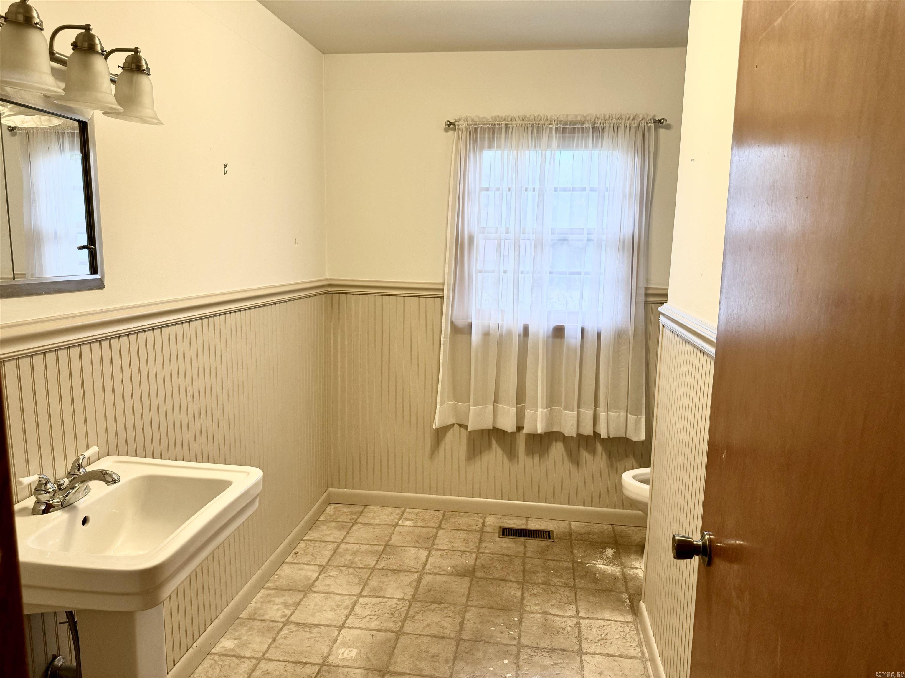 610 N 2nd  Heber Springs, AR