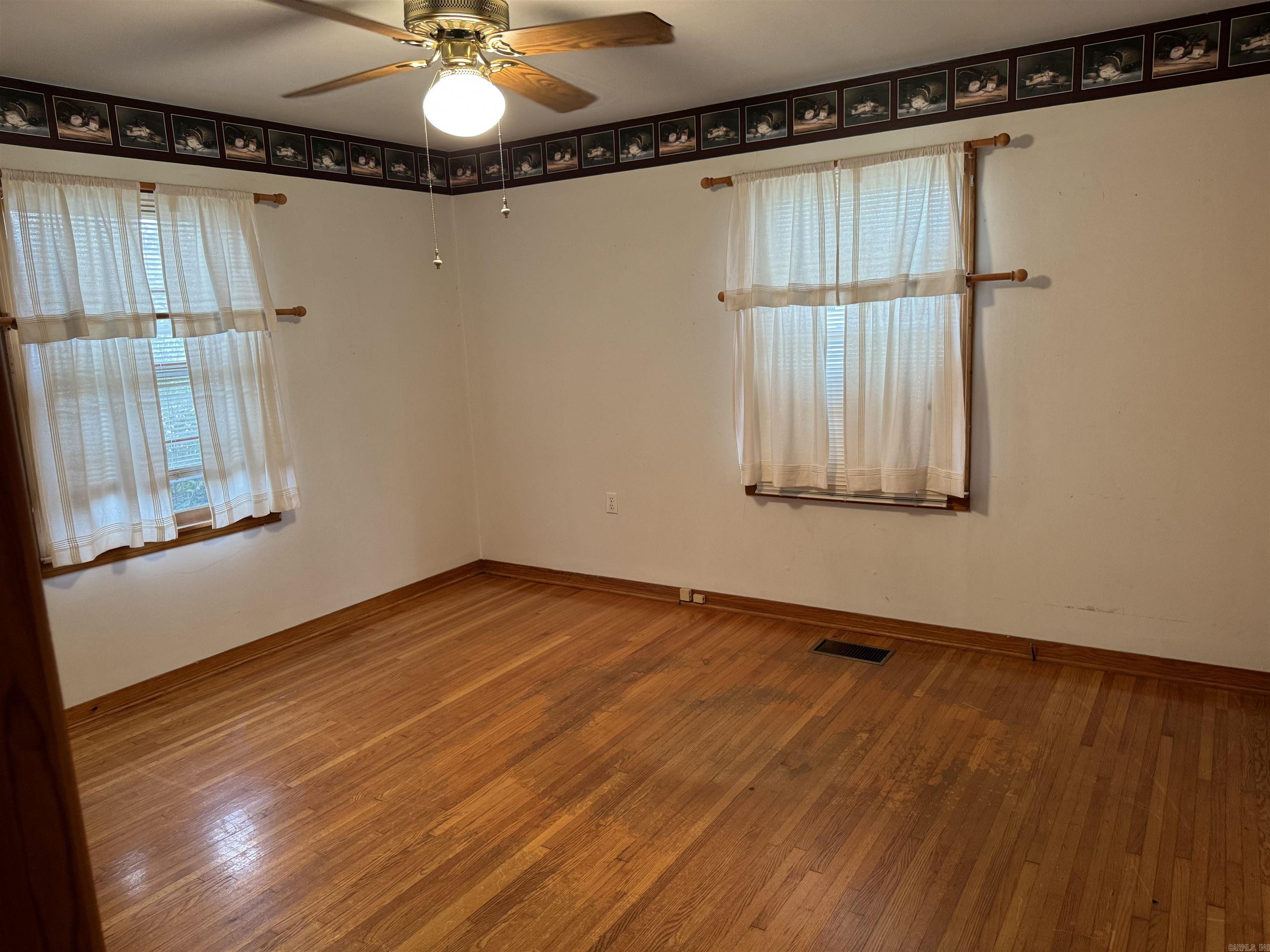 610 N 2nd  Heber Springs, AR