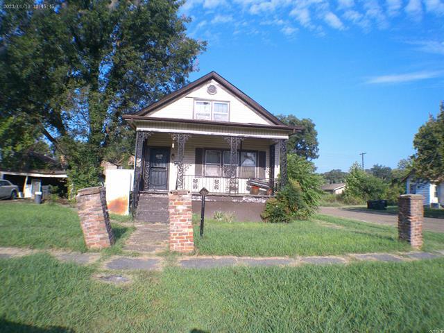 927  cherry  Helena, AR