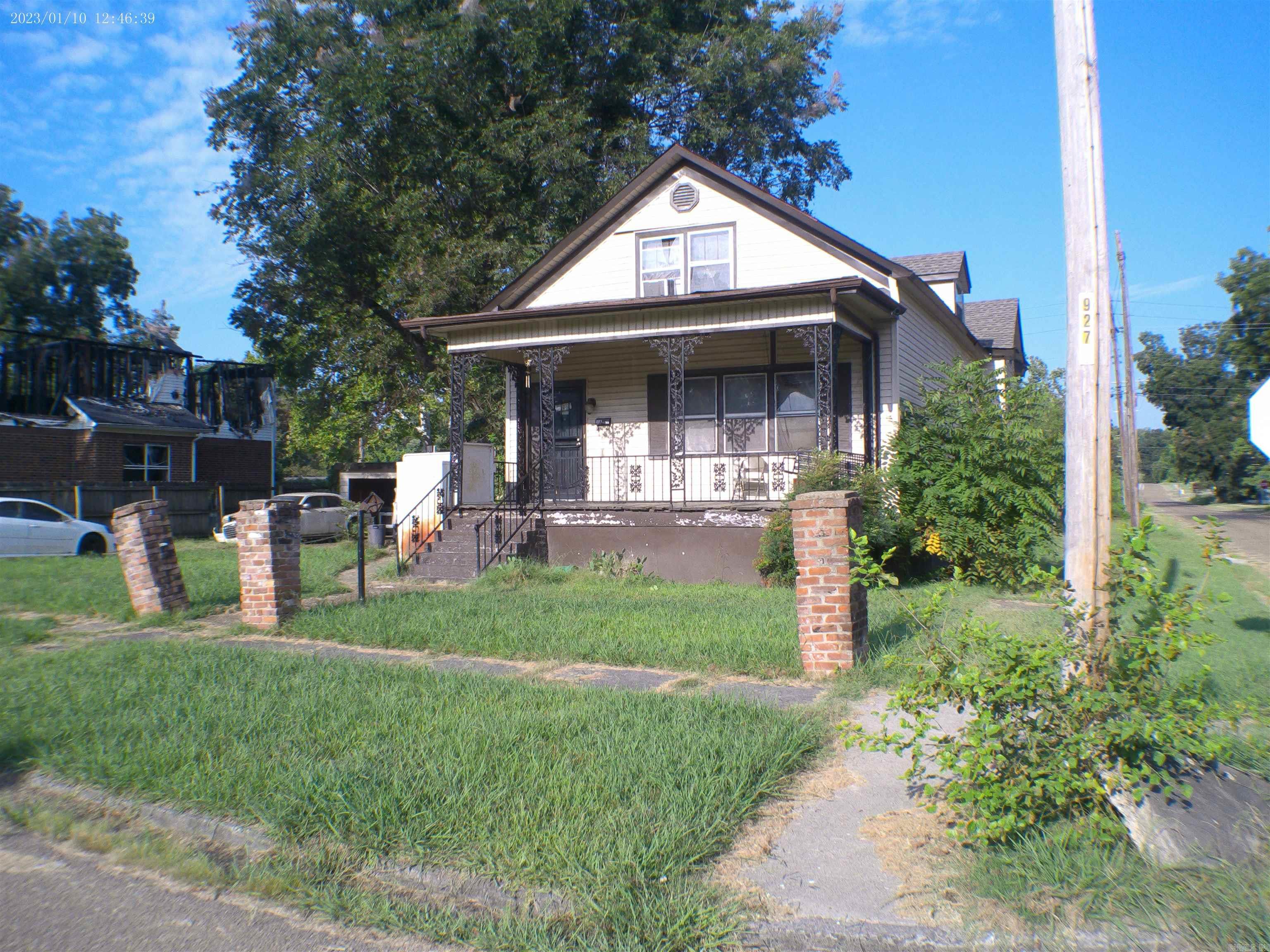 927  cherry  Helena, AR