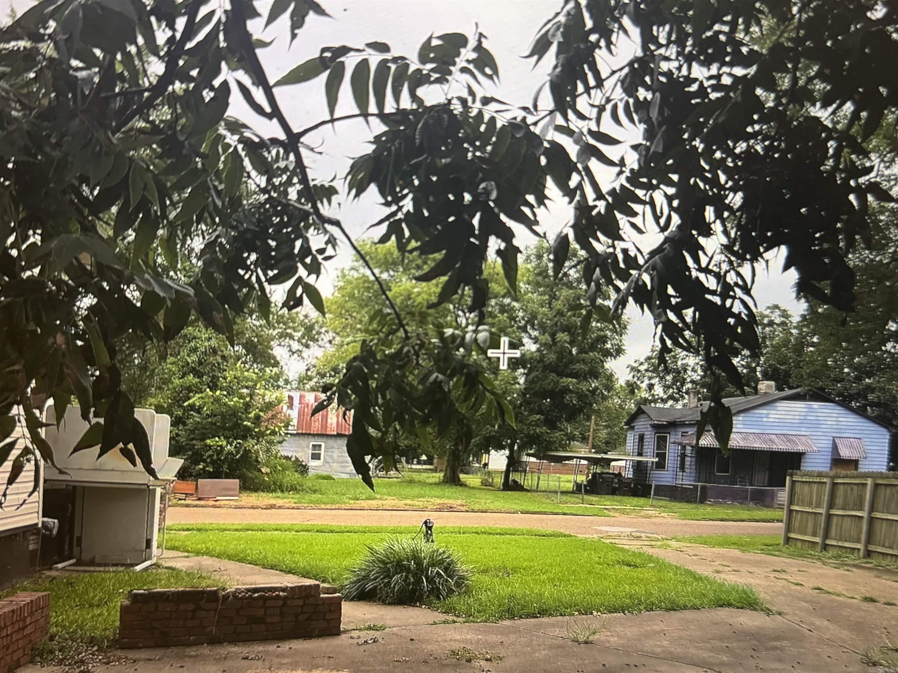 927  cherry  Helena, AR