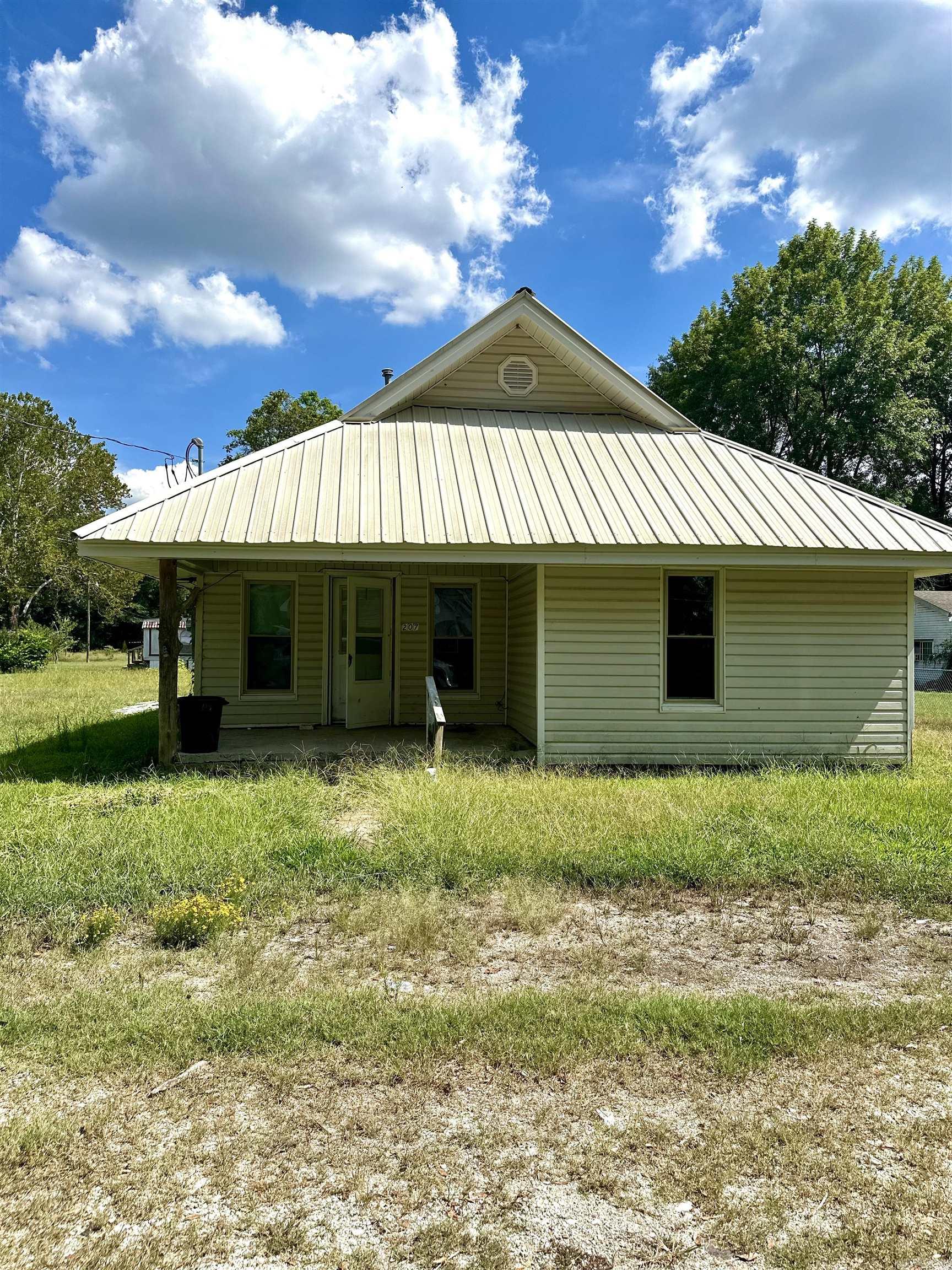 207 S Hall  Donaldson, AR