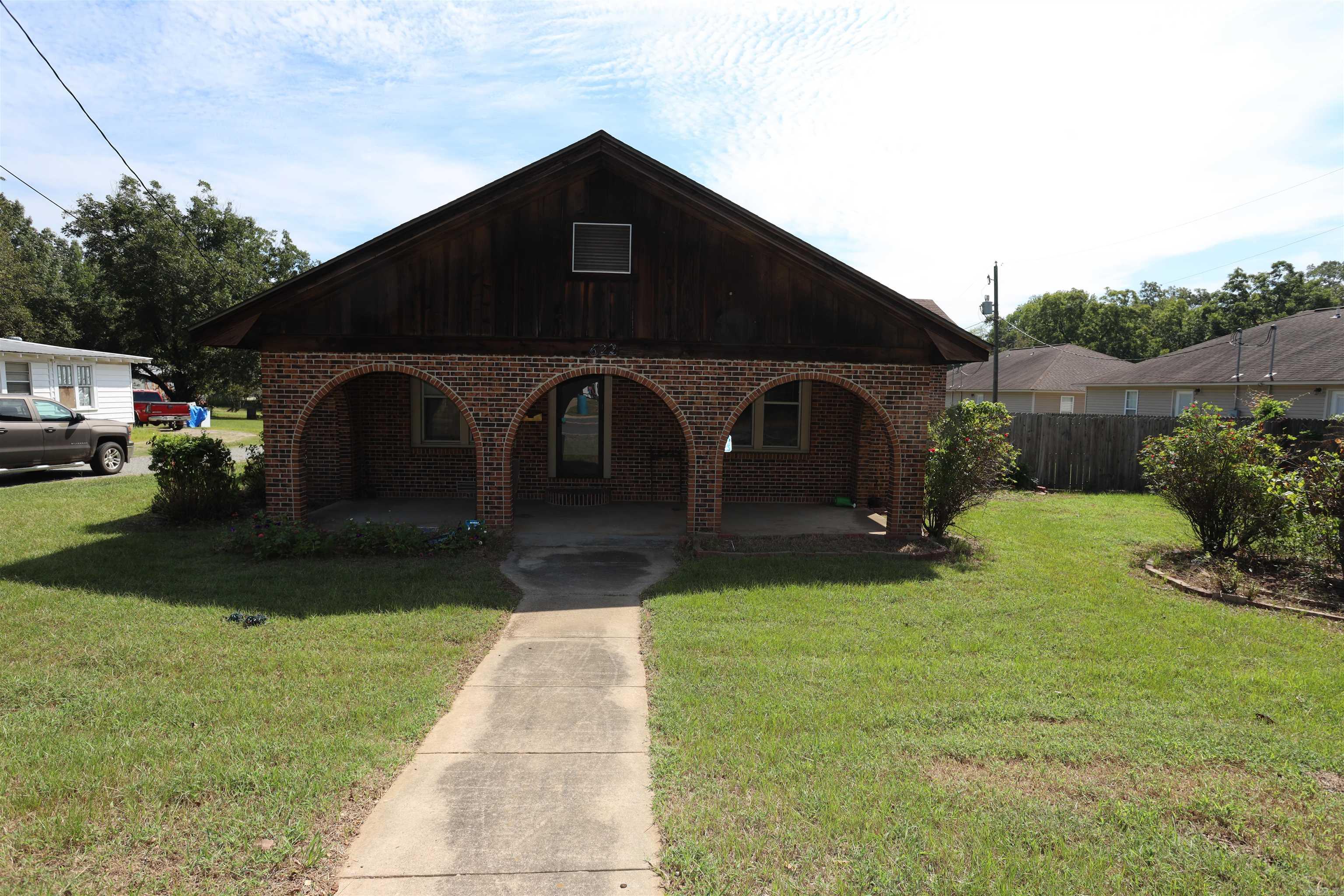 622 N Martin  Warren, AR