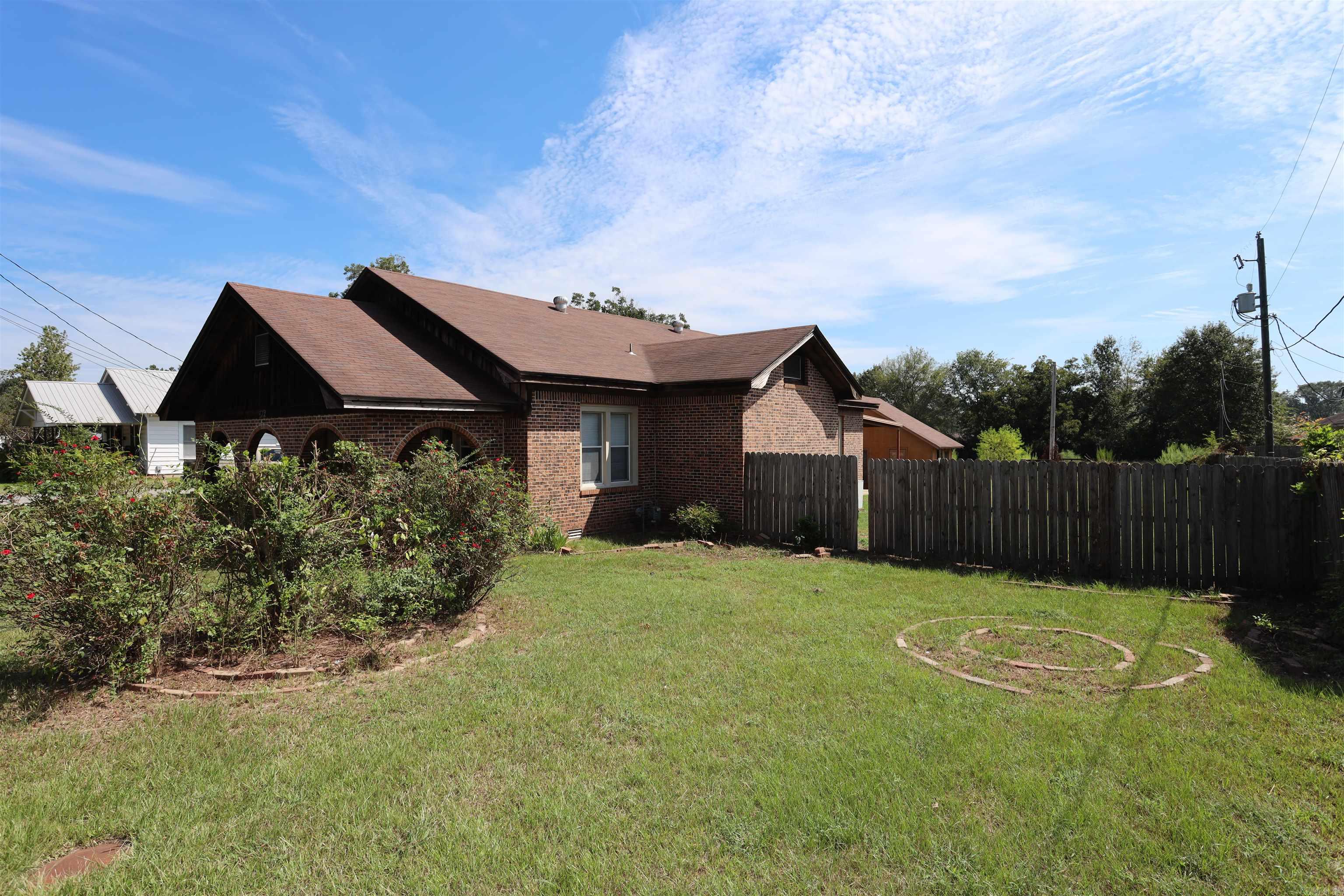 622 N Martin  Warren, AR