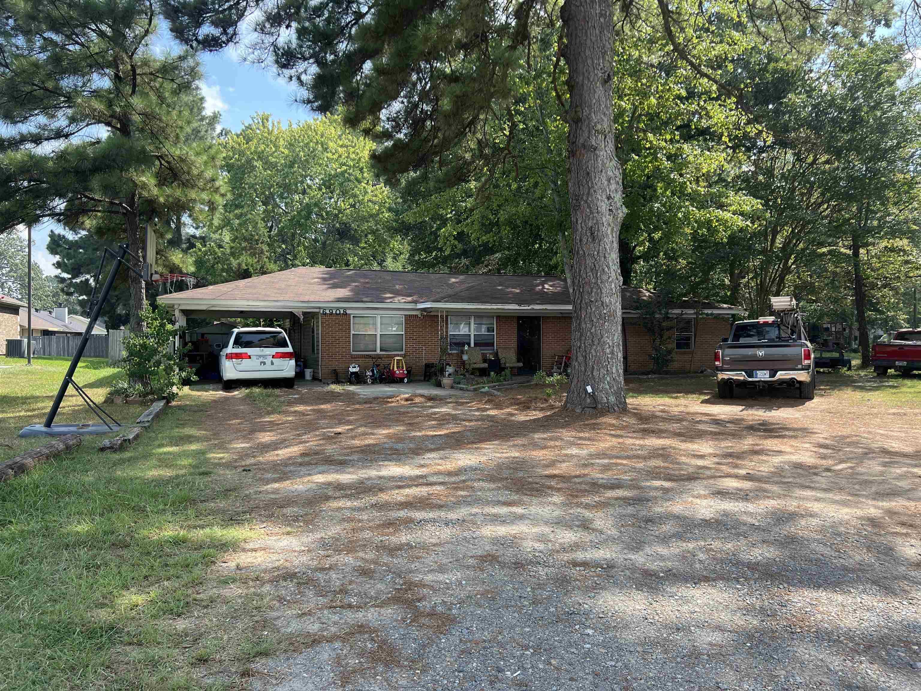 6908-6912  Sheridan  Pine Bluff, AR