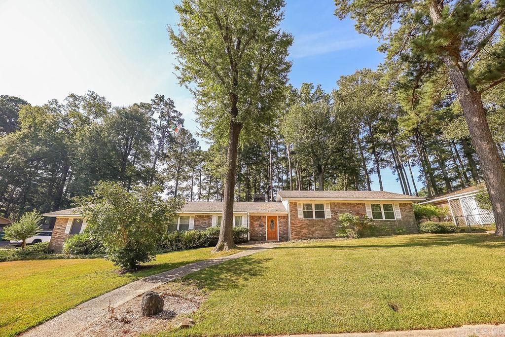 1215 Briarwood Dr