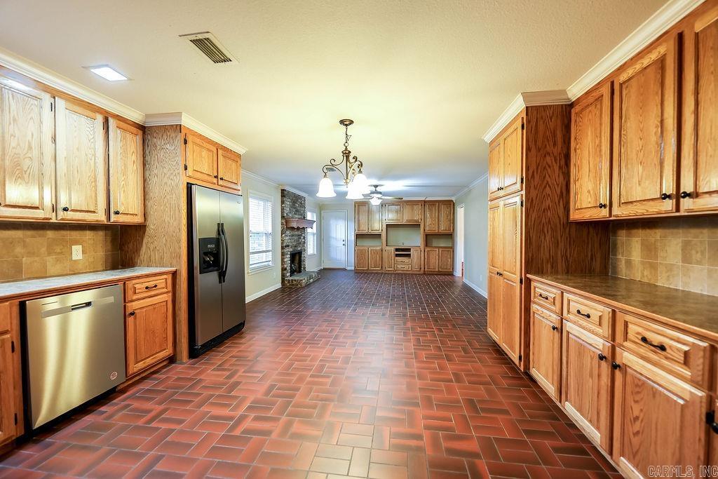 1215 Briarwood Dr