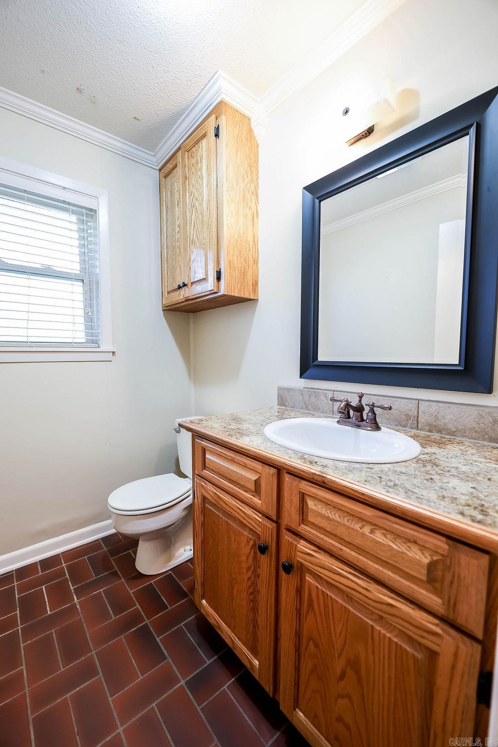 1215 Briarwood Dr