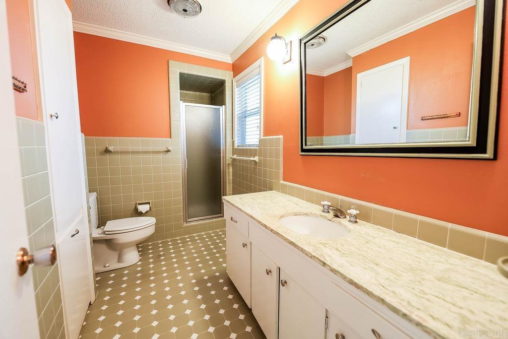 1215 Briarwood Dr