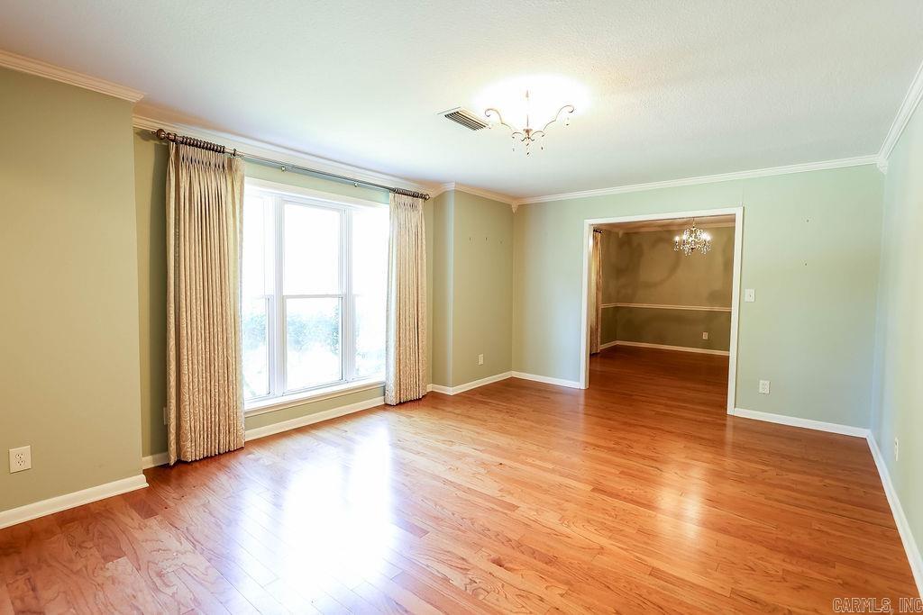 1215 Briarwood Dr