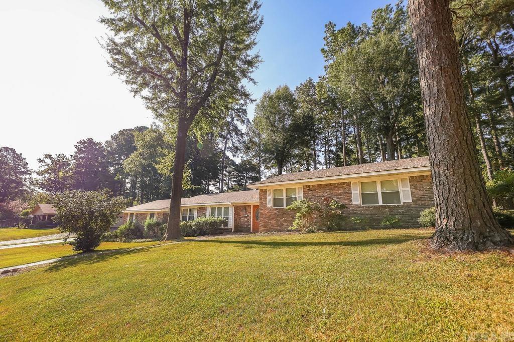 1215 Briarwood Dr