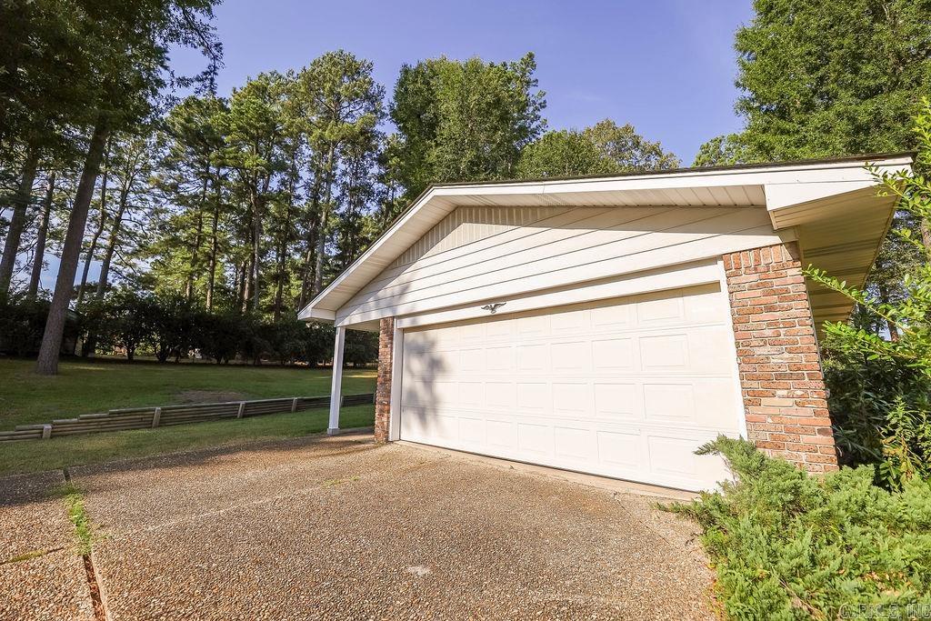 1215 Briarwood Dr