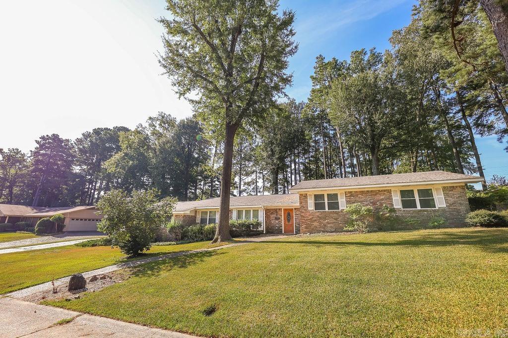 1215 Briarwood Dr