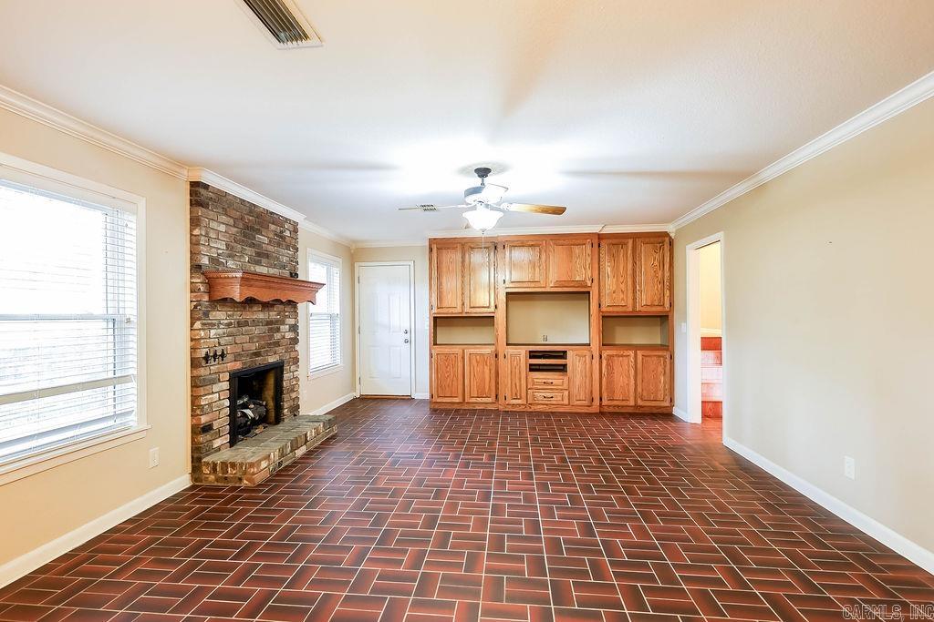 1215 Briarwood Dr