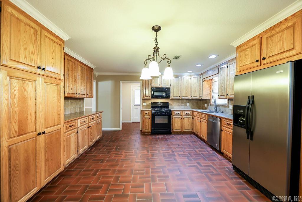 1215 Briarwood Dr