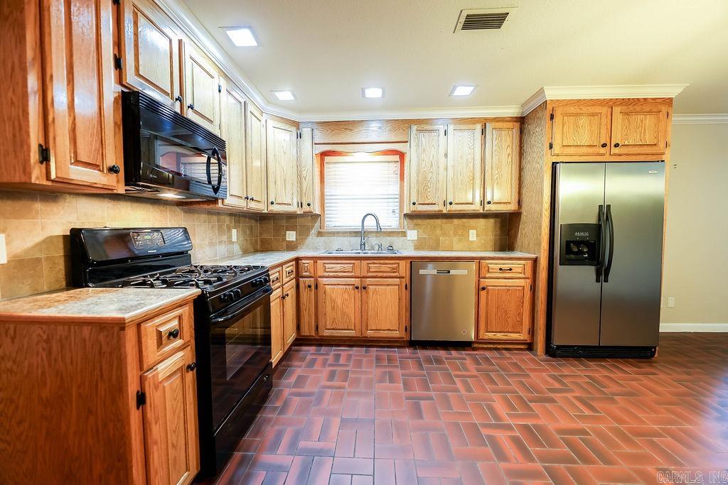 1215 Briarwood Dr