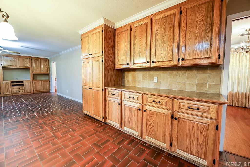 1215 Briarwood Dr