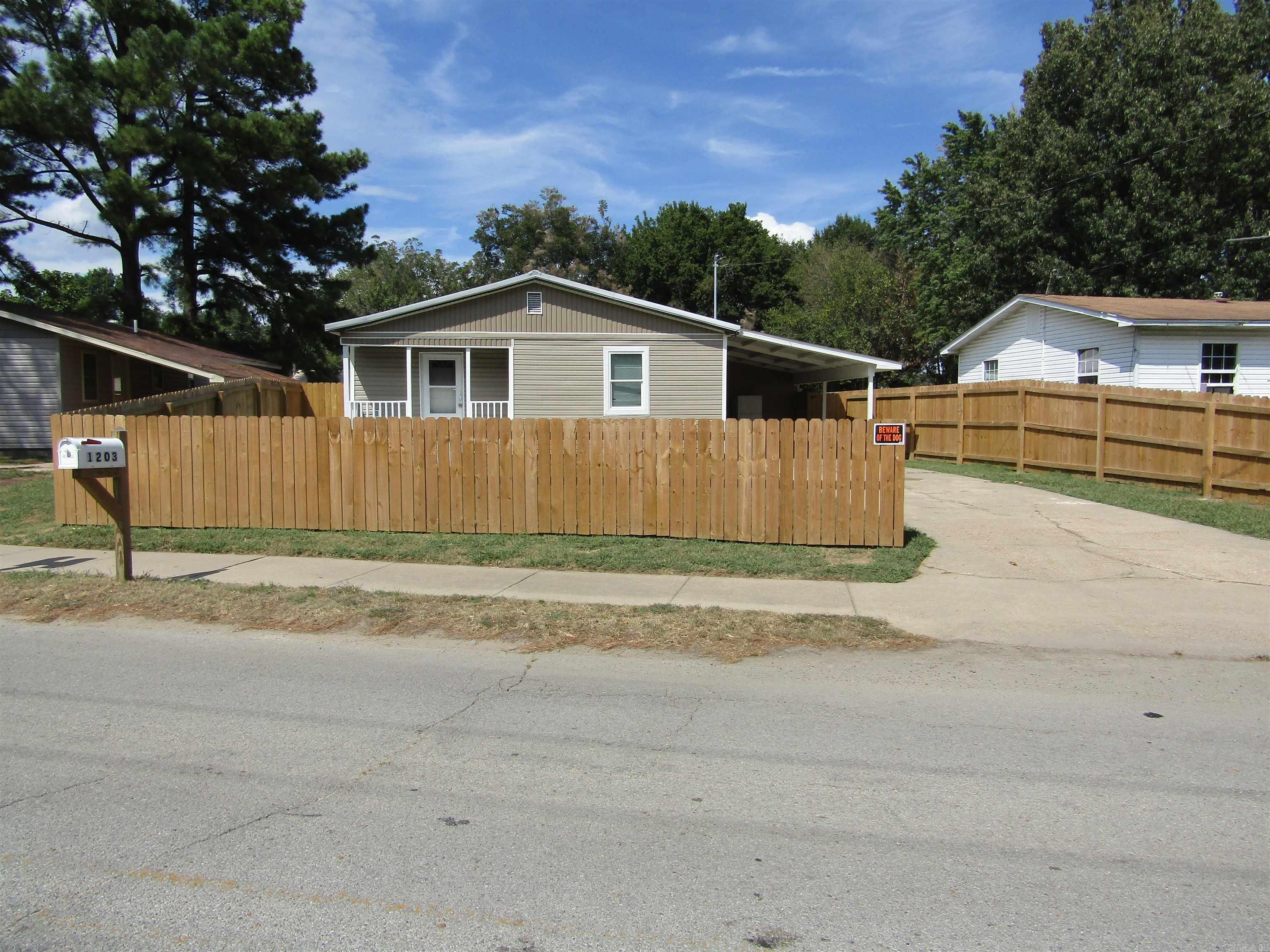 1203 E Lake  Paragould, AR