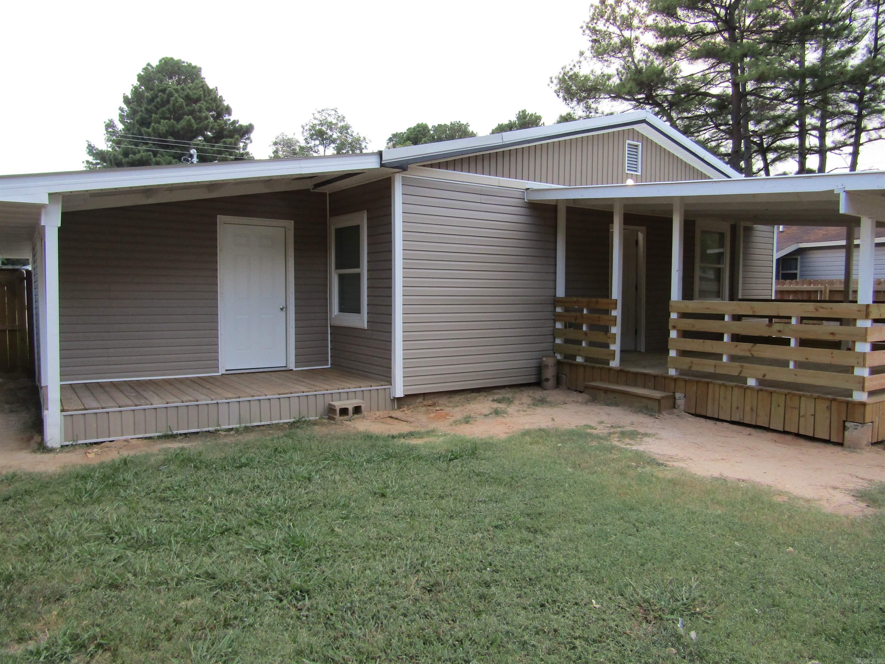 1203 E Lake  Paragould, AR