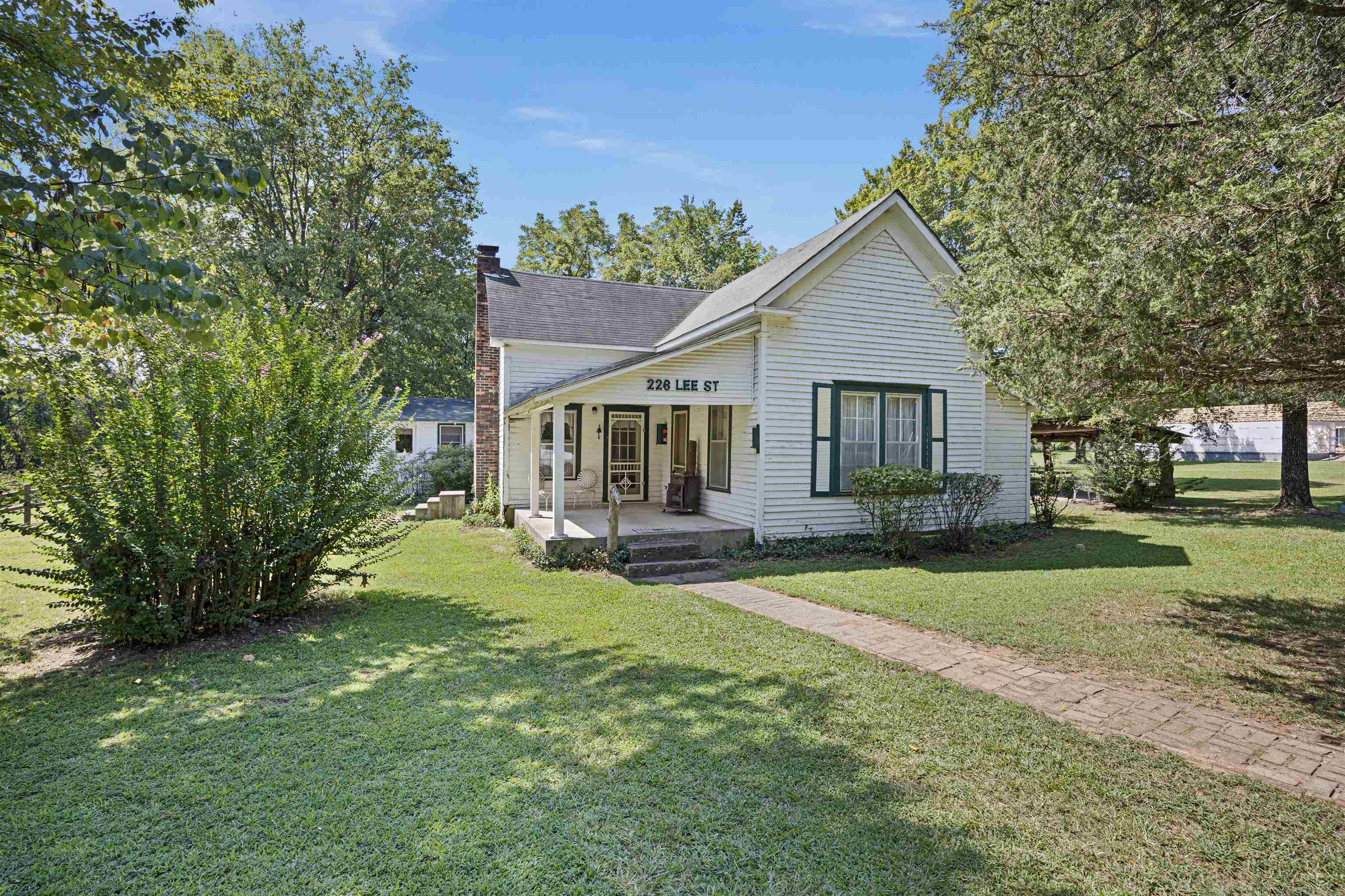 226  Lee Street  Clarksville, AR