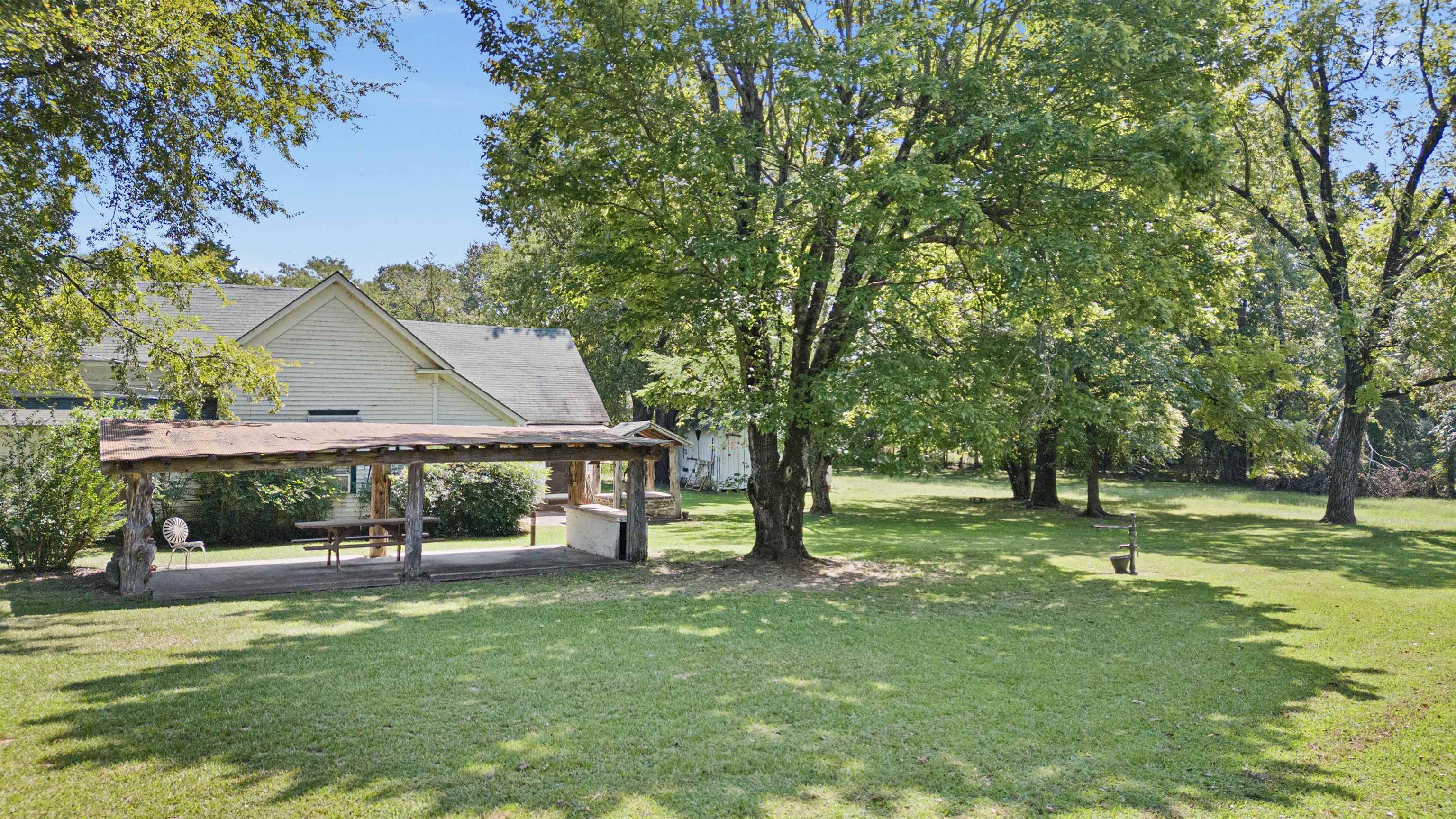 226  Lee Street  Clarksville, AR