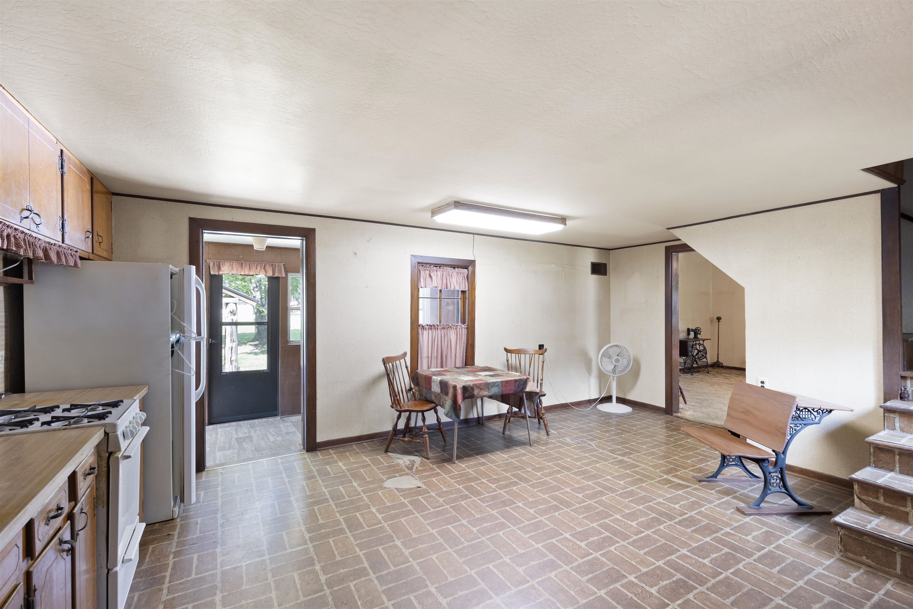 226  Lee Street  Clarksville, AR