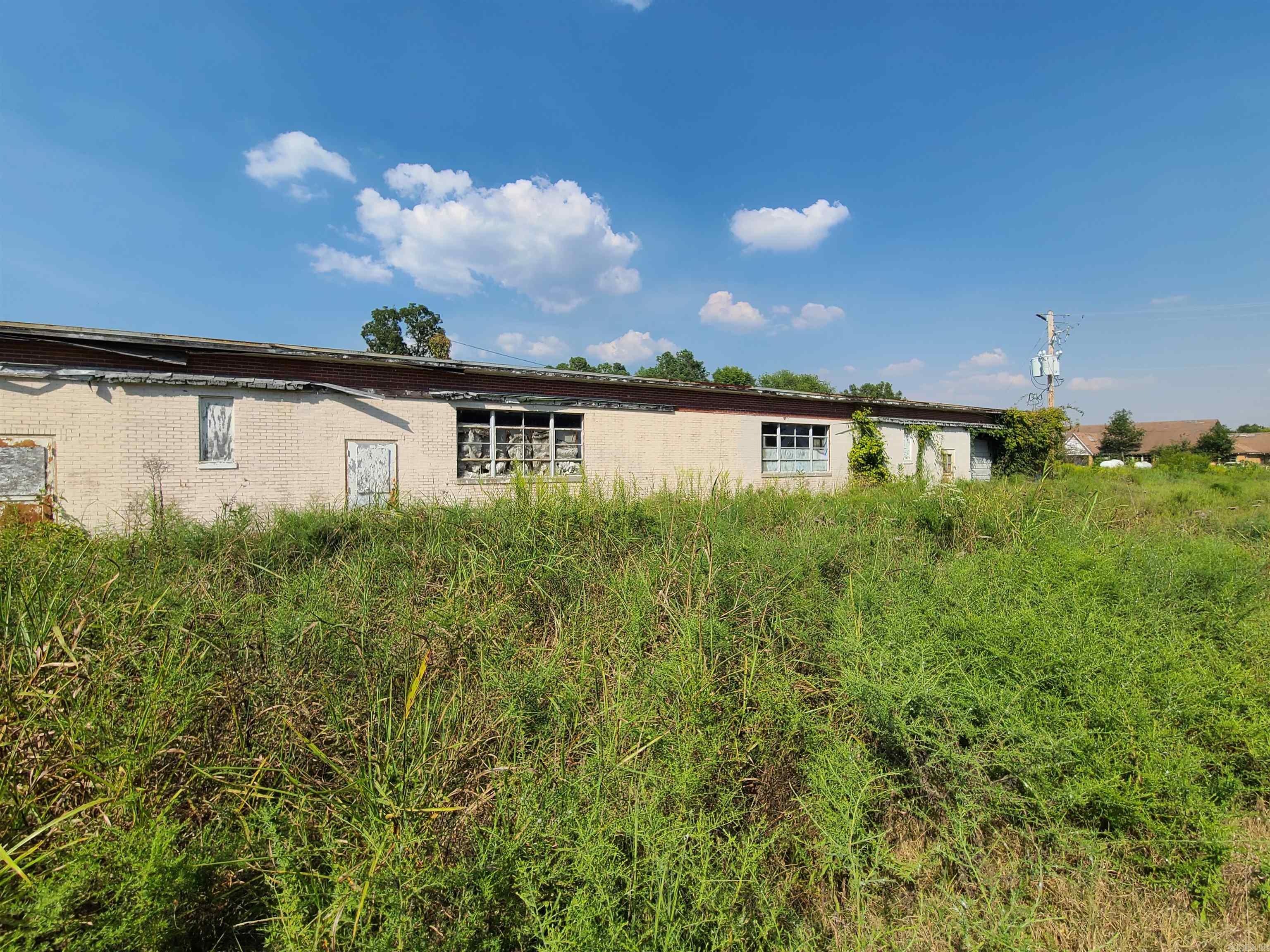 540  2nd  Greenway, AR
