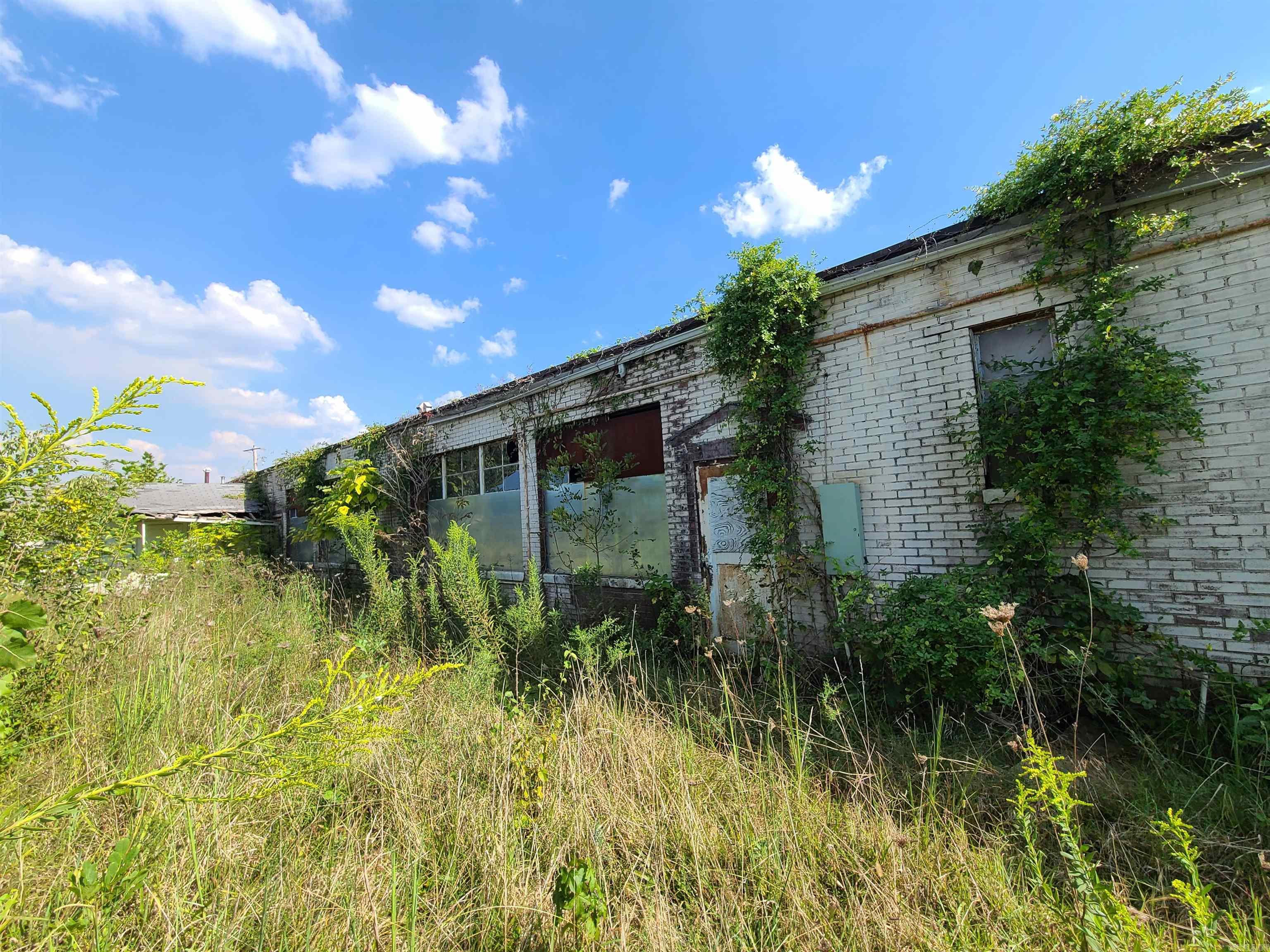 540  2nd  Greenway, AR