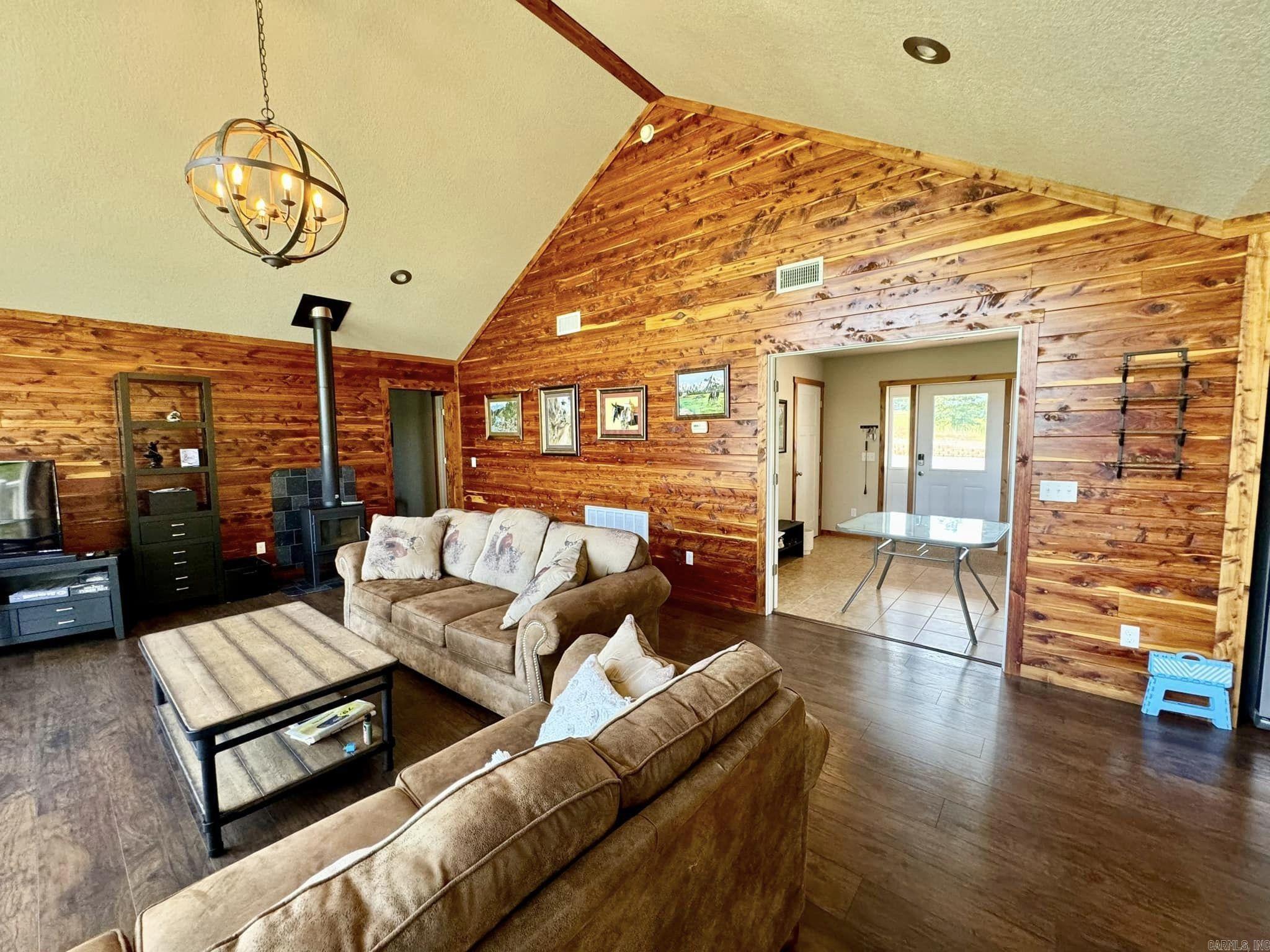 101  Leiv Eriksson St  Mountain View, AR