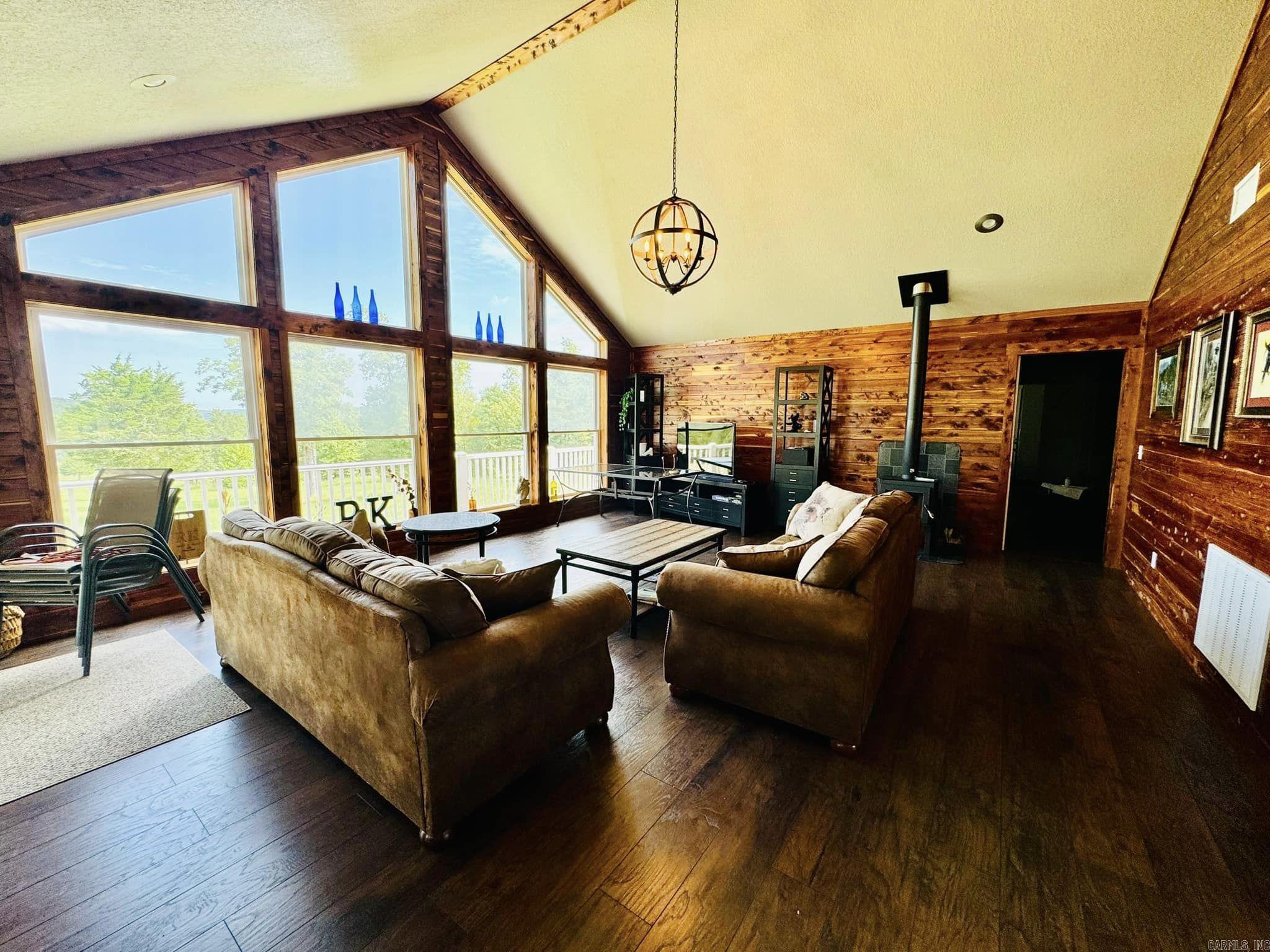 101  Leiv Eriksson St  Mountain View, AR