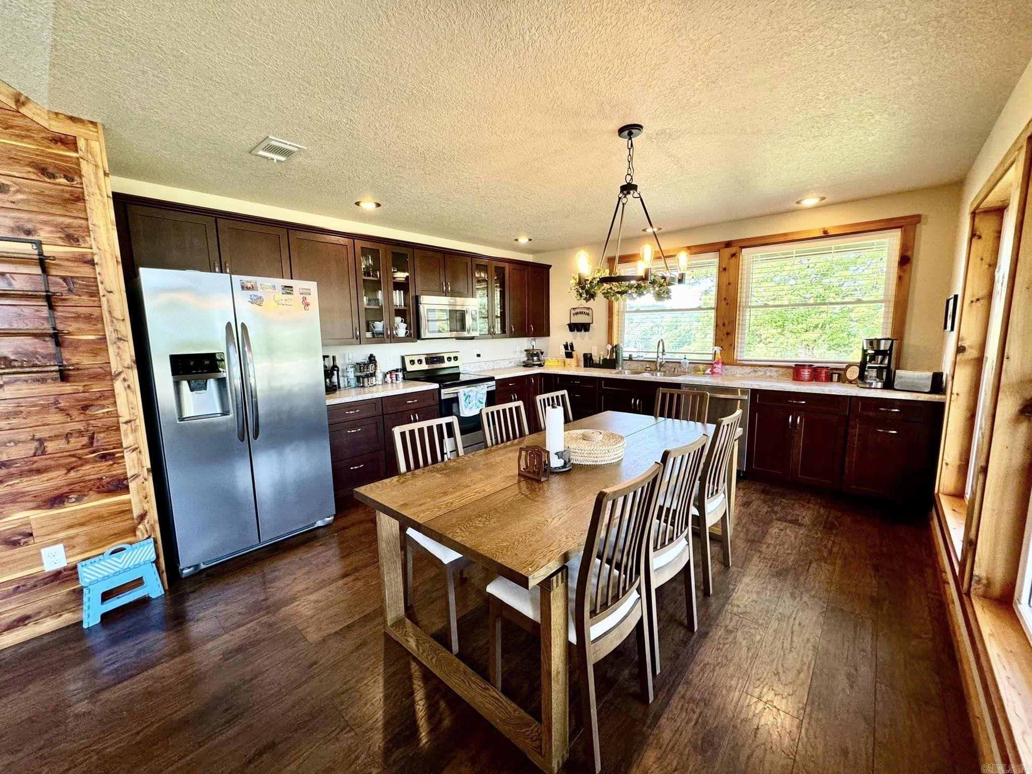 101  Leiv Eriksson St  Mountain View, AR