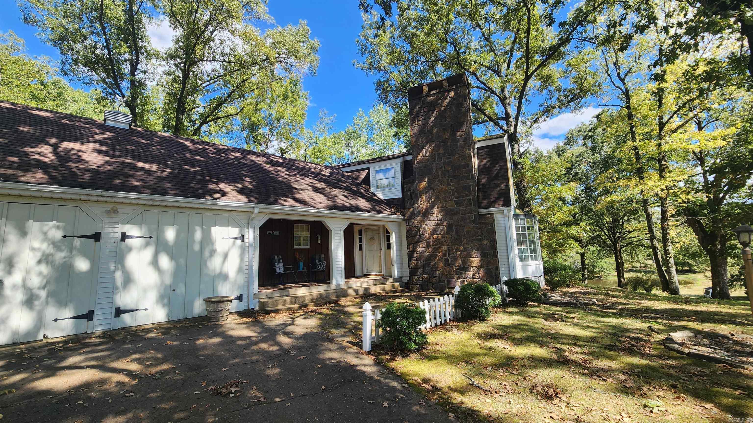 2742 E Highway 270  Mount Ida, AR