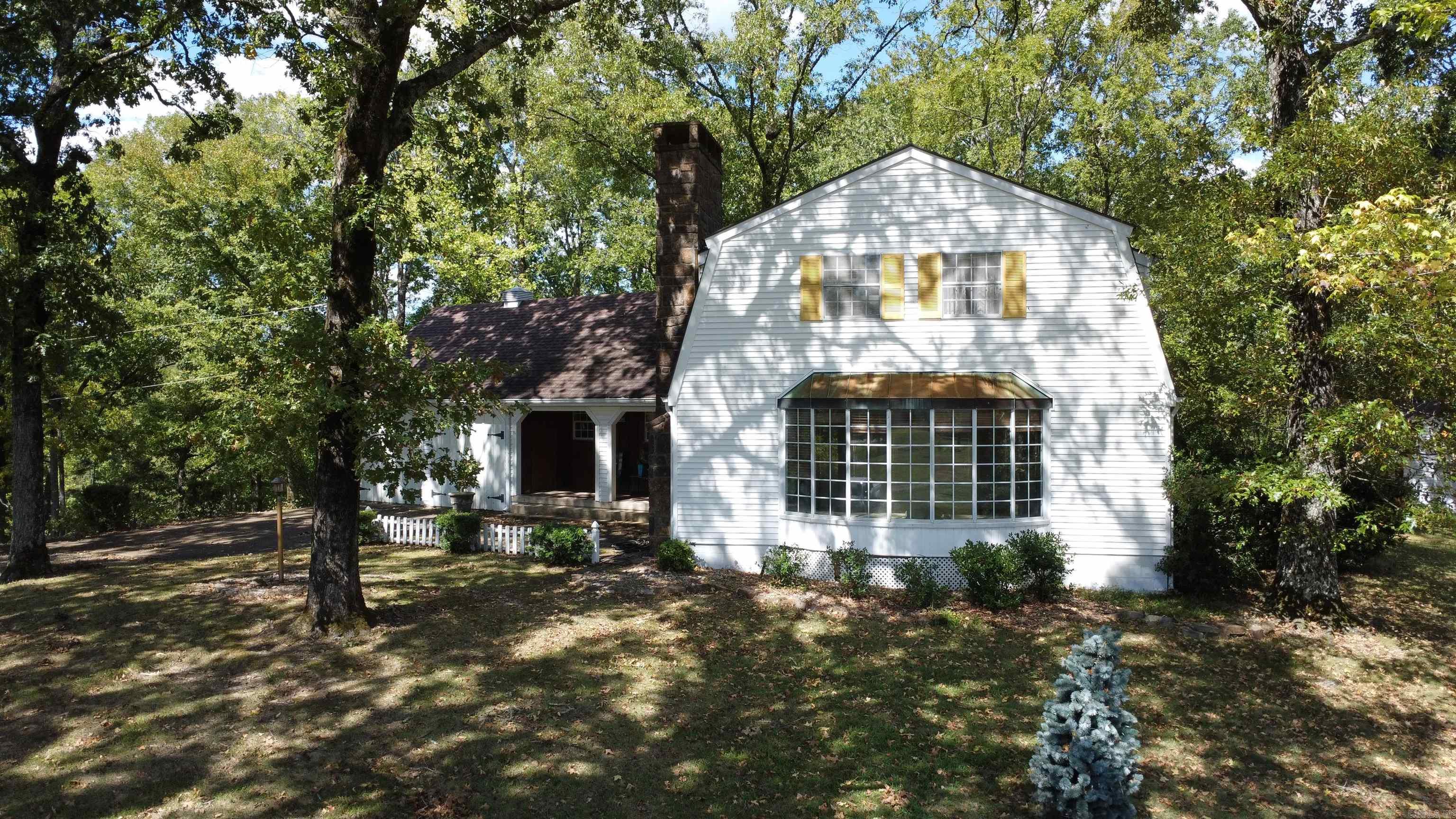 2742 E Highway 270  Mount Ida, AR