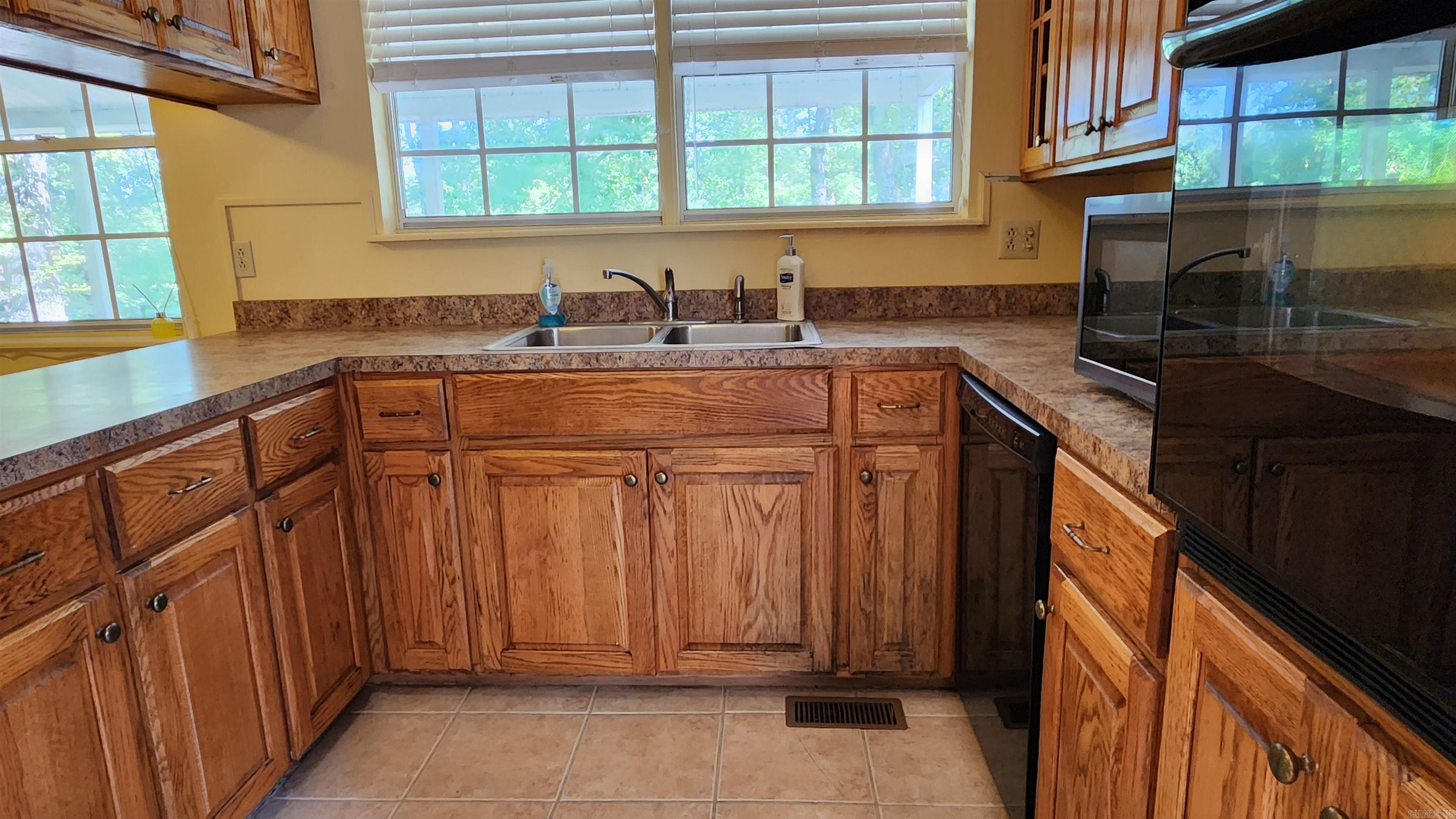 2742 E Highway 270  Mount Ida, AR