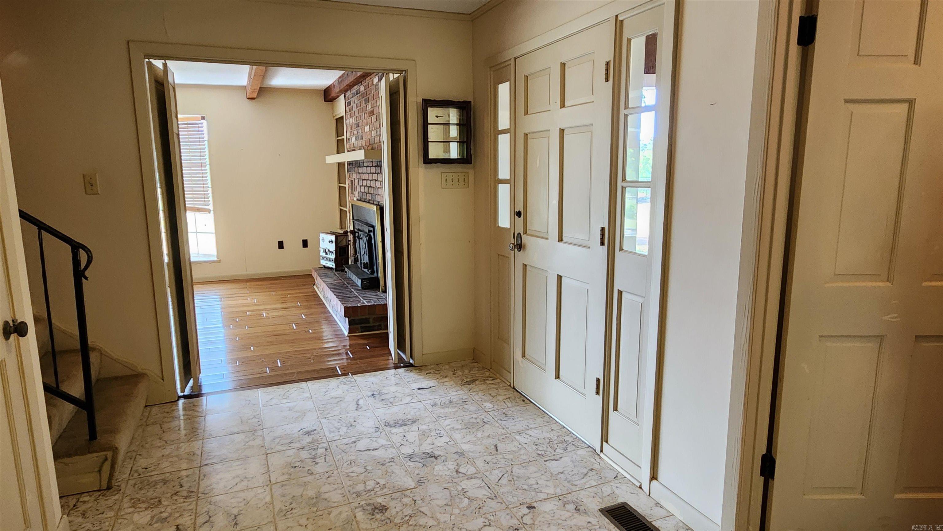 2742 E Highway 270  Mount Ida, AR