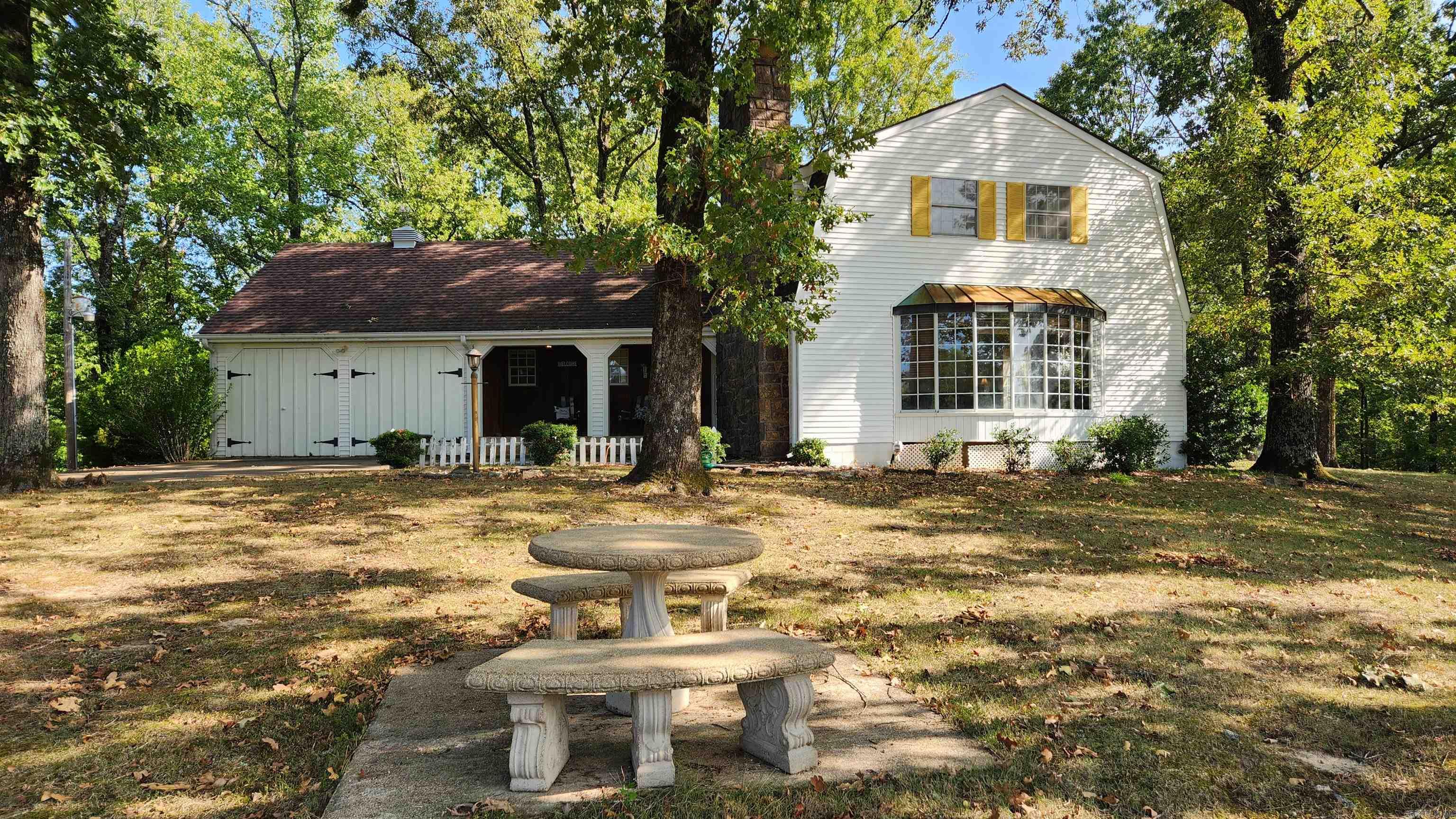 2742 E Highway 270  Mount Ida, AR
