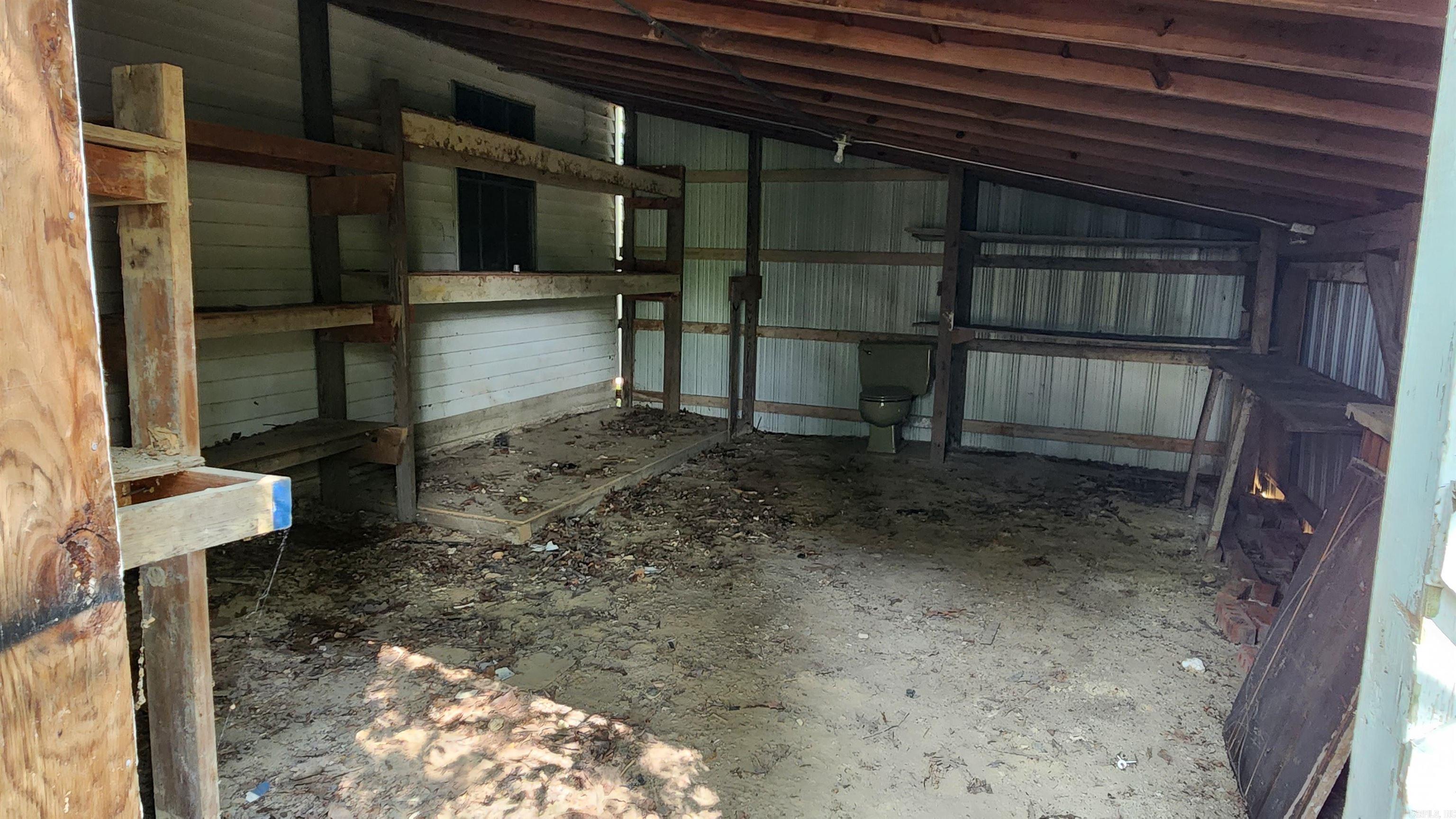 2742 E Highway 270  Mount Ida, AR