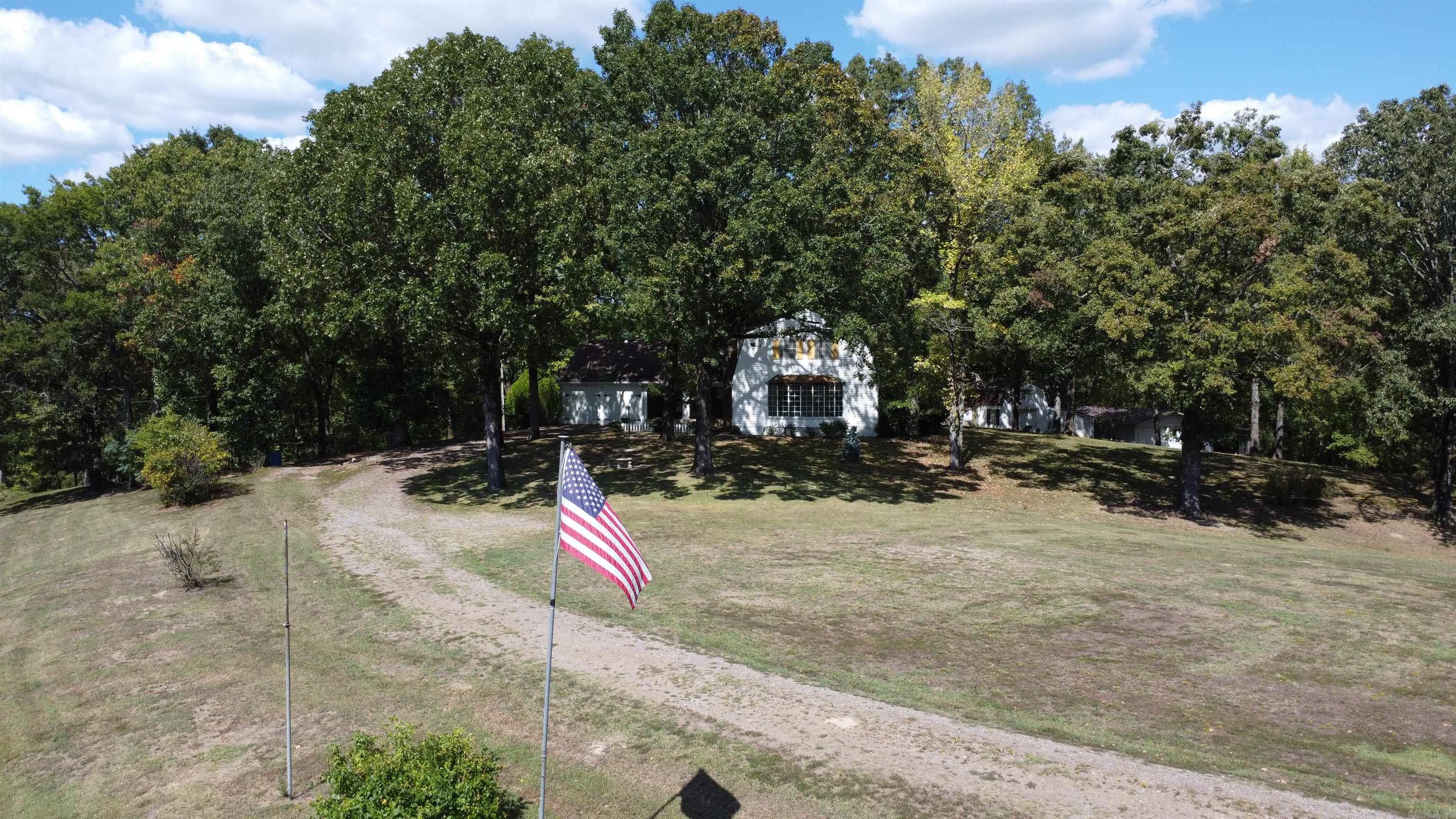 2742 E Highway 270  Mount Ida, AR