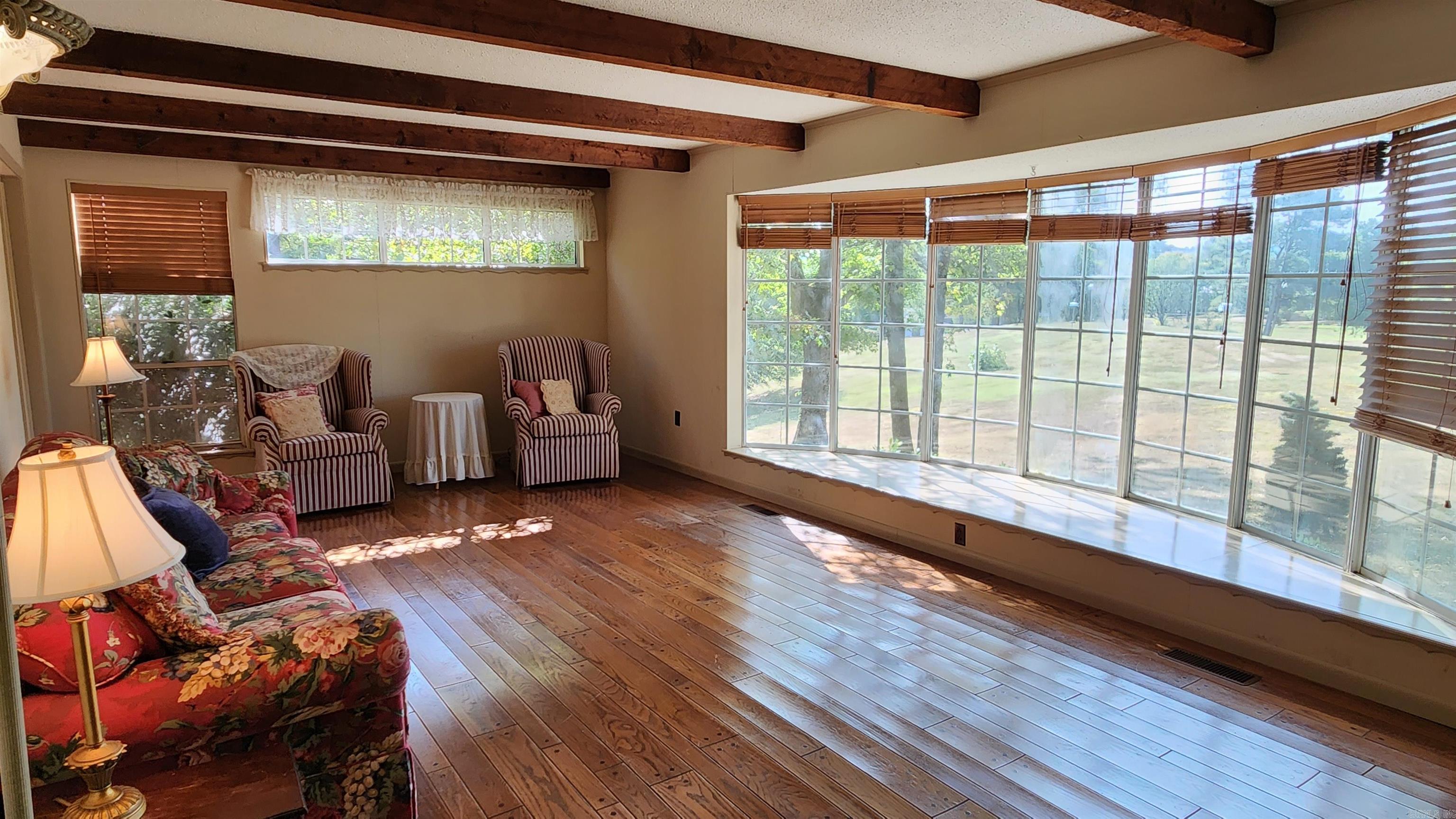 2742 E Highway 270  Mount Ida, AR
